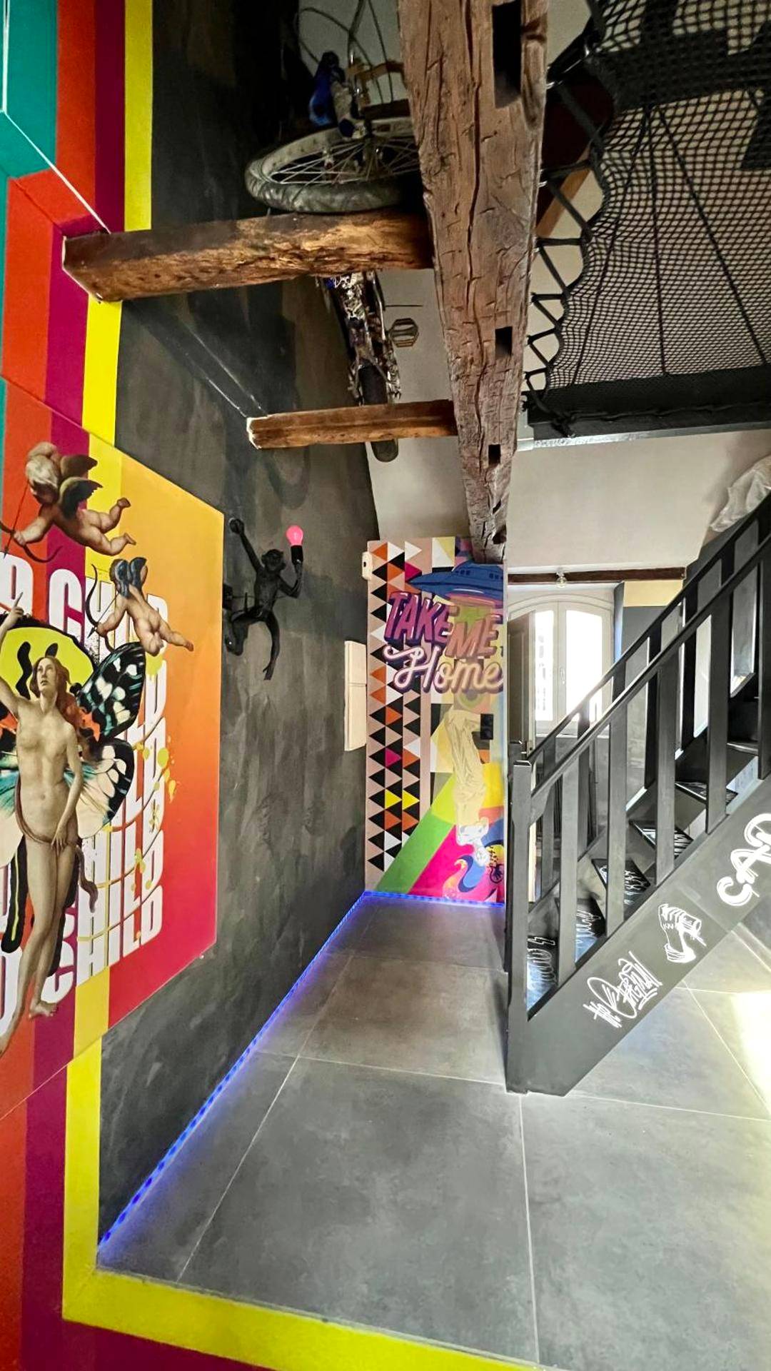 Photo - Capsule Art Déco - Jacuzzi - Netflix - Home Cinéma - Arcade de jeux & Nintendo switch - 2 chambres - Filet suspendu