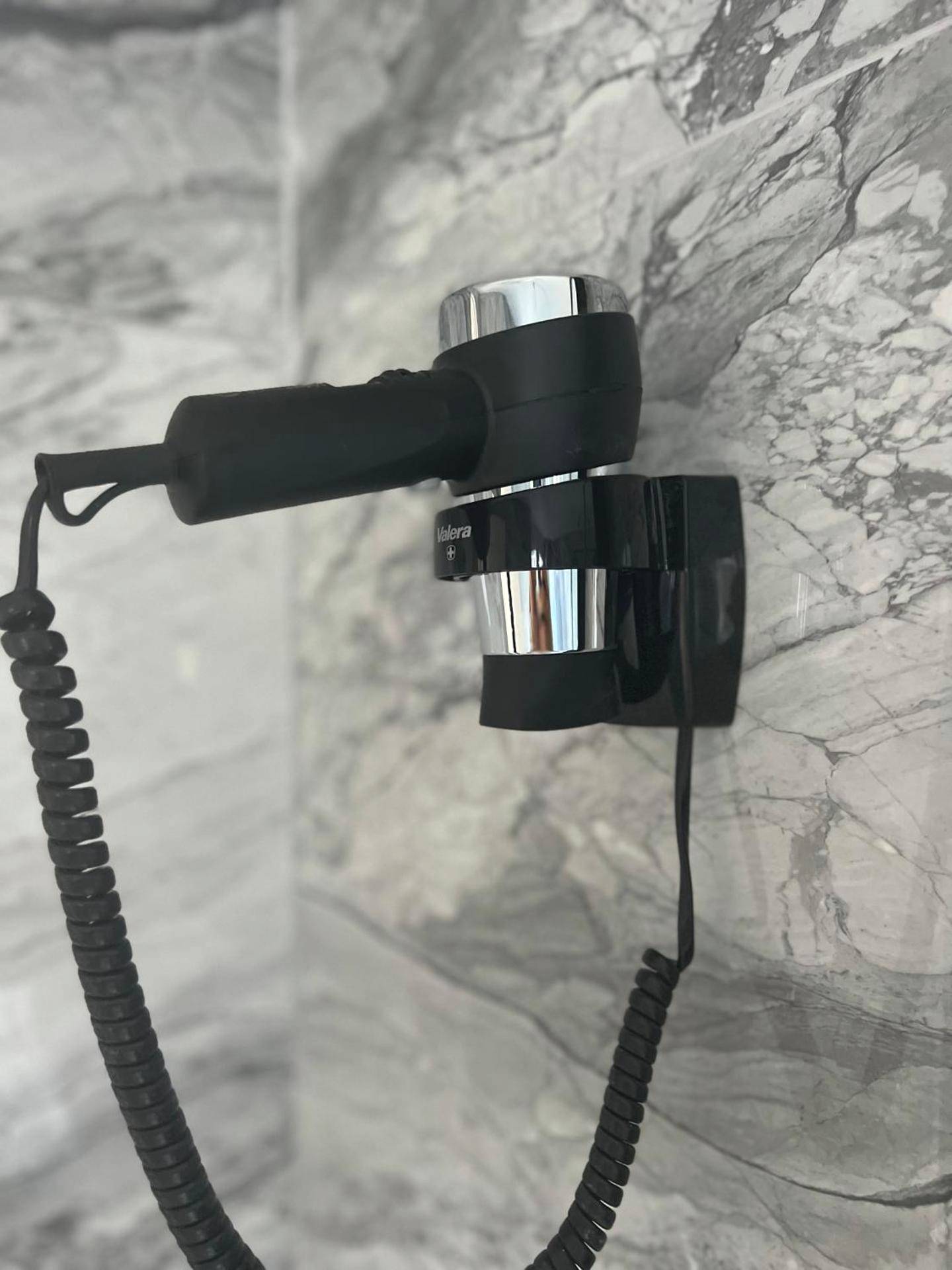 Photo - Capsule Art Déco - Jacuzzi - Netflix - Home Cinéma - Arcade de jeux & Nintendo switch - 2 chambres - Filet suspendu