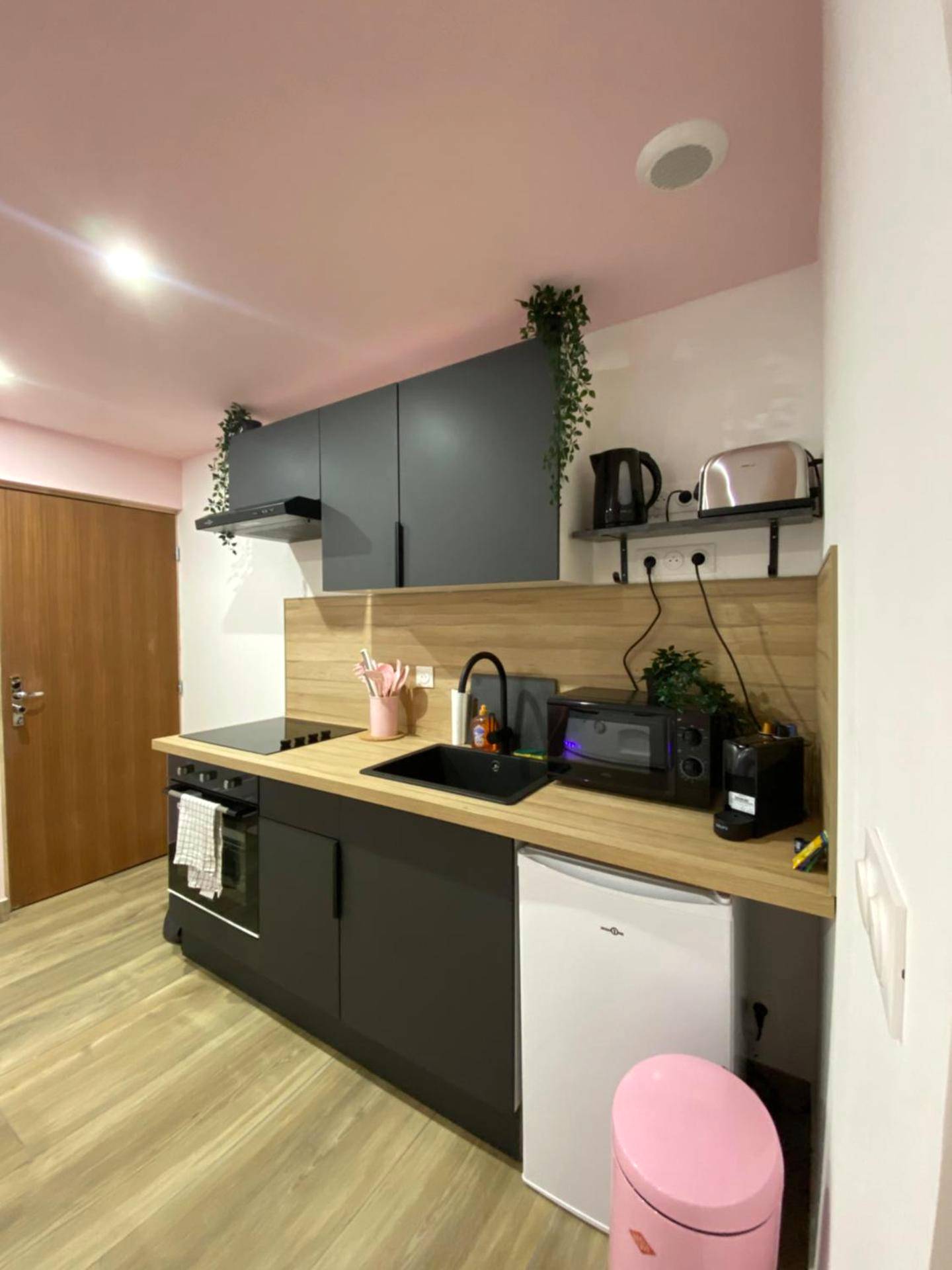 Photo du logement - Capsule color deluxe Balnéo I écran home cinéma I console de jeux