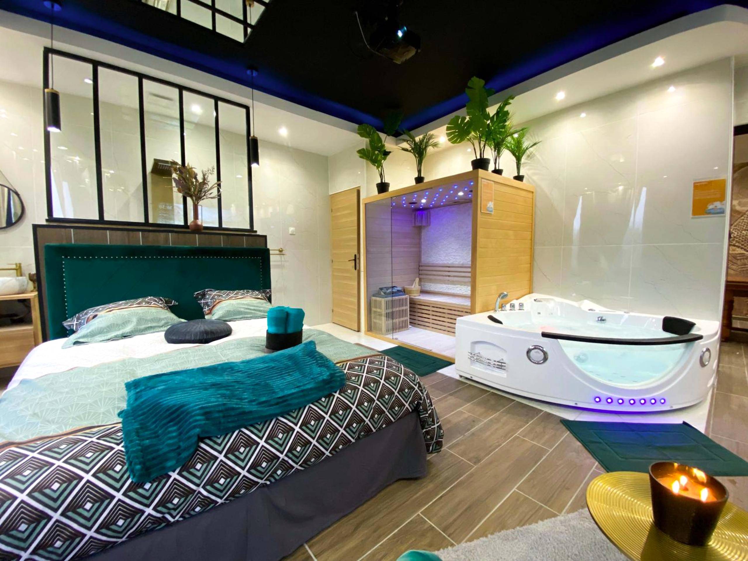 Chambre avec lit double, sauna et baignoire balnéo - Capsule Egypte - Jacuzzi - Sauna - Billard - Netflix & Home cinéma...