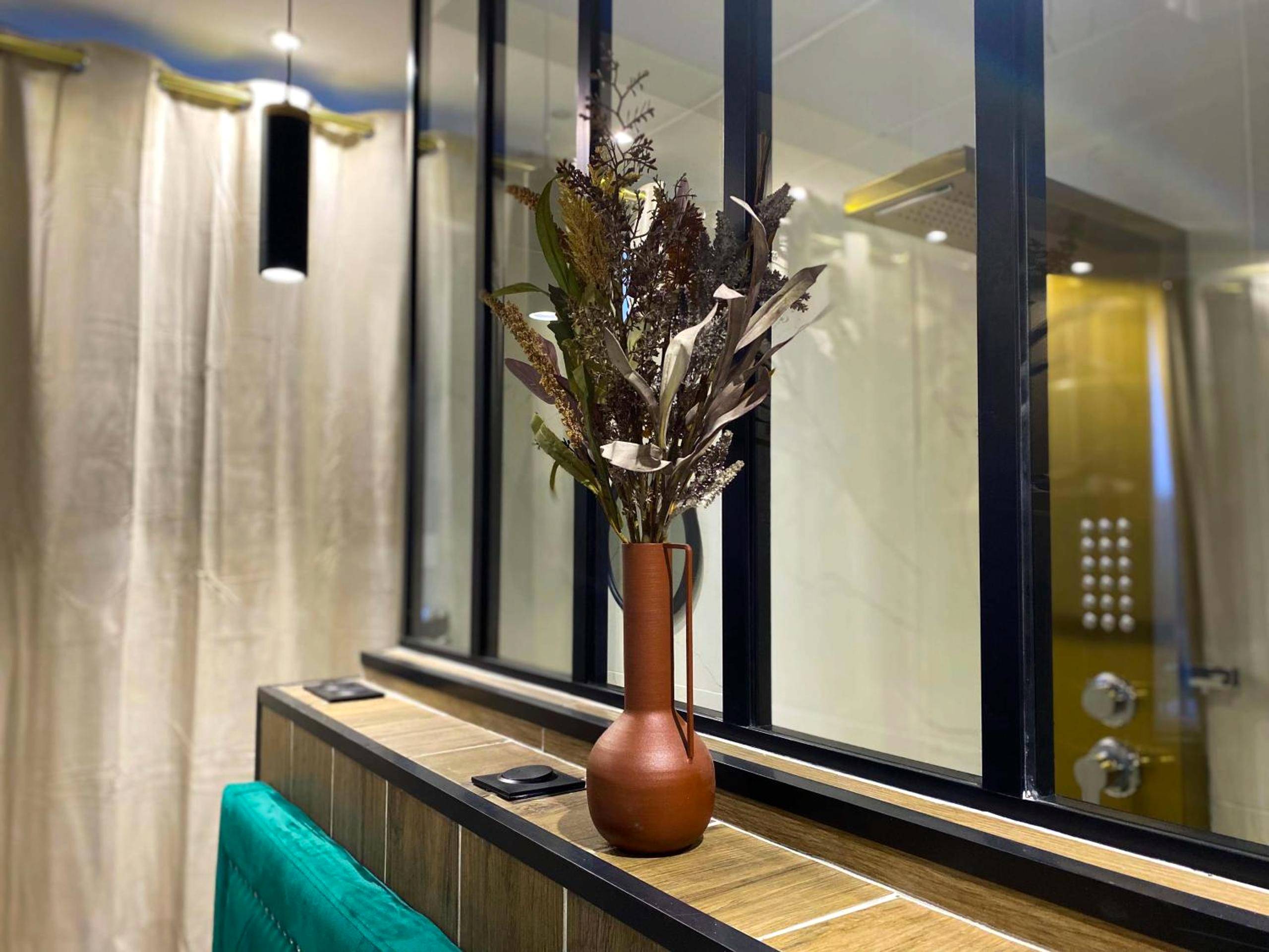 Photo du logement - Capsule Egypte - Jacuzzi - Sauna - Billard - Netflix & Home cinéma - Nintendo switch & jeu -