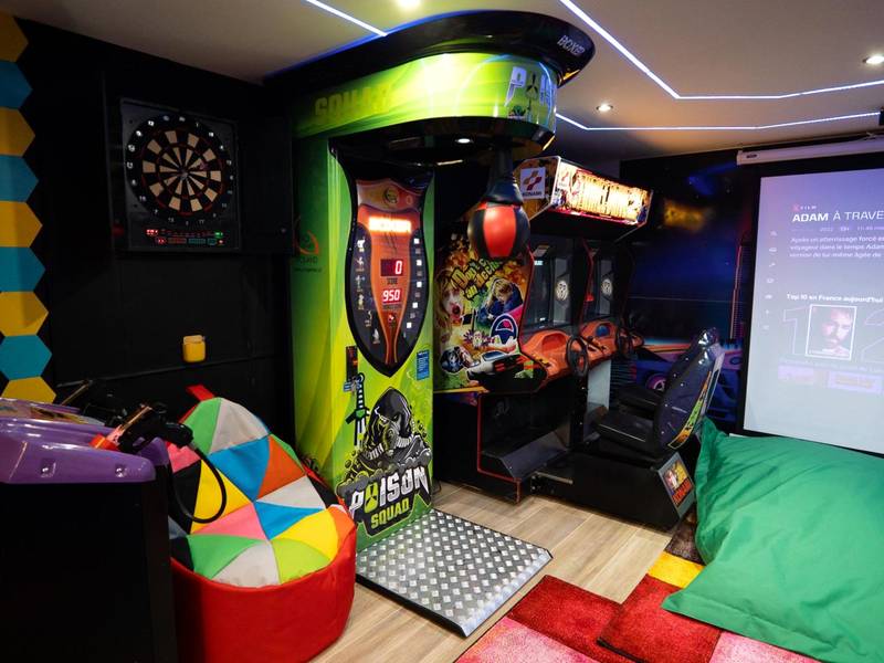 Photo du logement - Capsule Luna Park - Jacuzzi - Sauna - Jeux & Arcades - Billard - Netflix & Home cinéma -