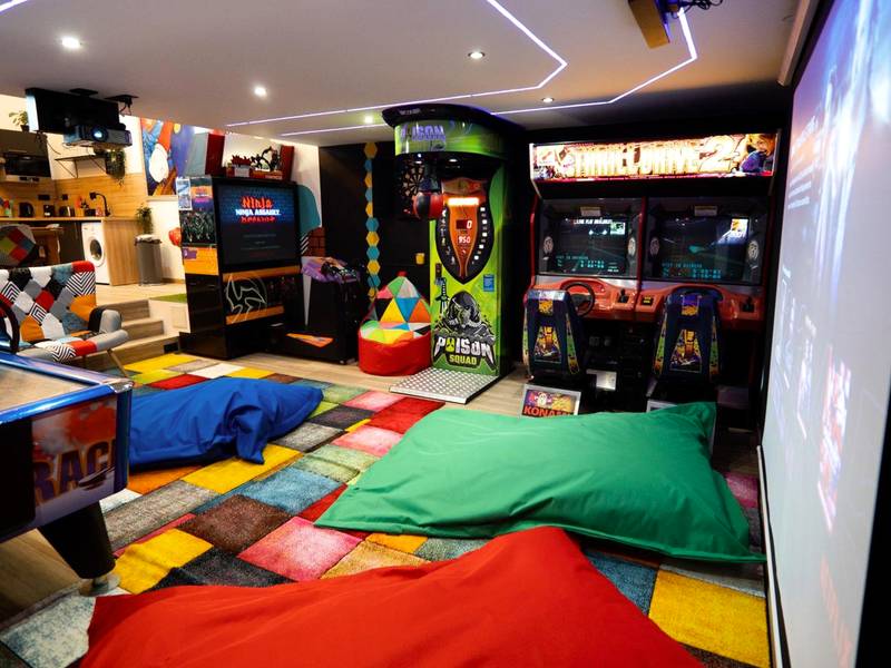 Photo du logement - Capsule Luna Park - Jacuzzi - Sauna - Jeux & Arcades - Billard - Netflix & Home cinéma -