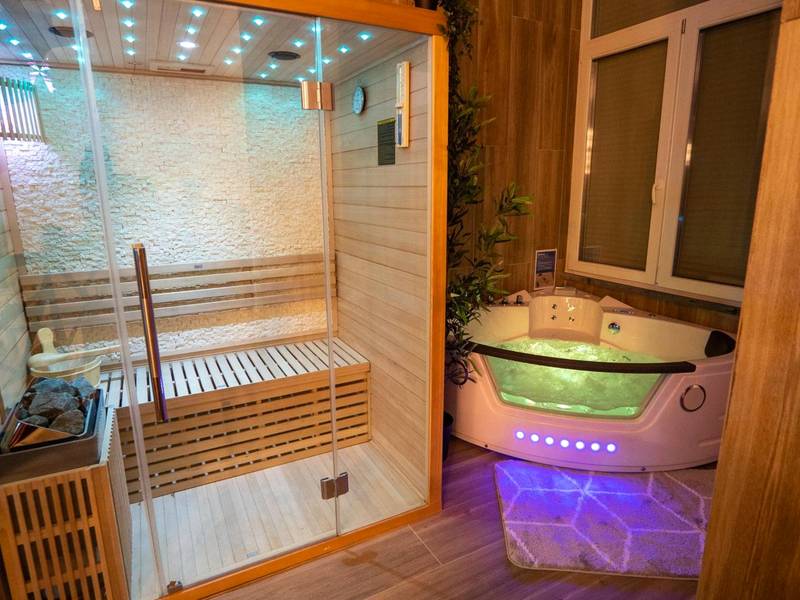 Photo du logement - Capsule Luna Park - Jacuzzi - Sauna - Jeux & Arcades - Billard - Netflix & Home cinéma -