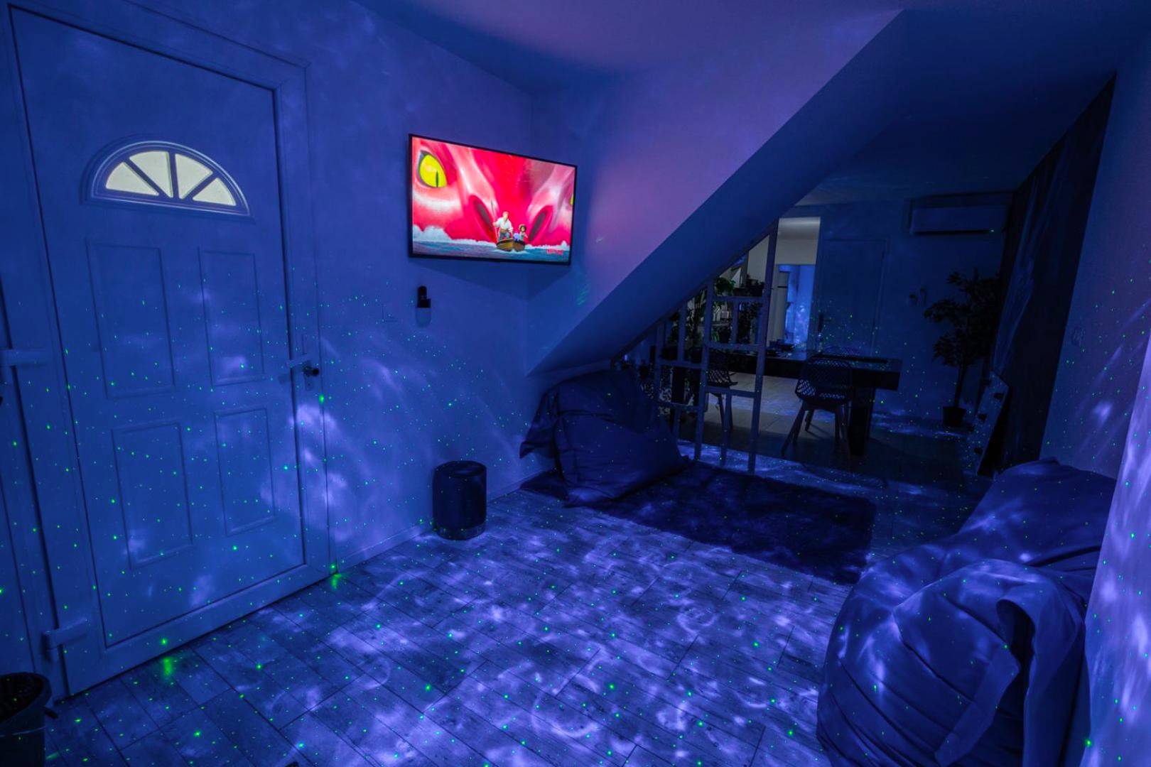Photo du logement - Capsule océan - Jacuzzi - Billard - Netflix - 2 Chambres - Cuisine