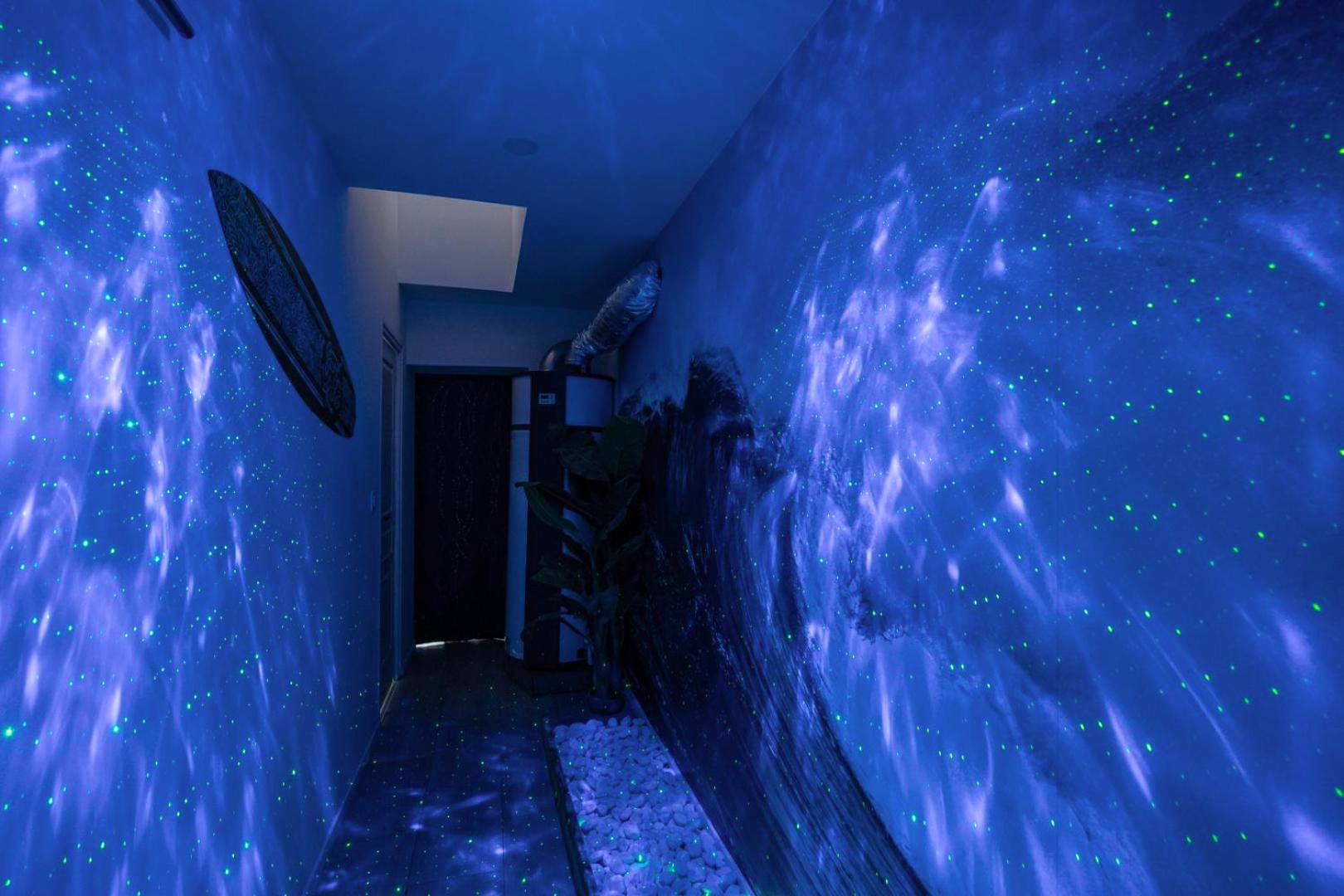 Photo du logement - Capsule océan - Jacuzzi - Billard - Netflix - 2 Chambres - Cuisine - Valenciennes