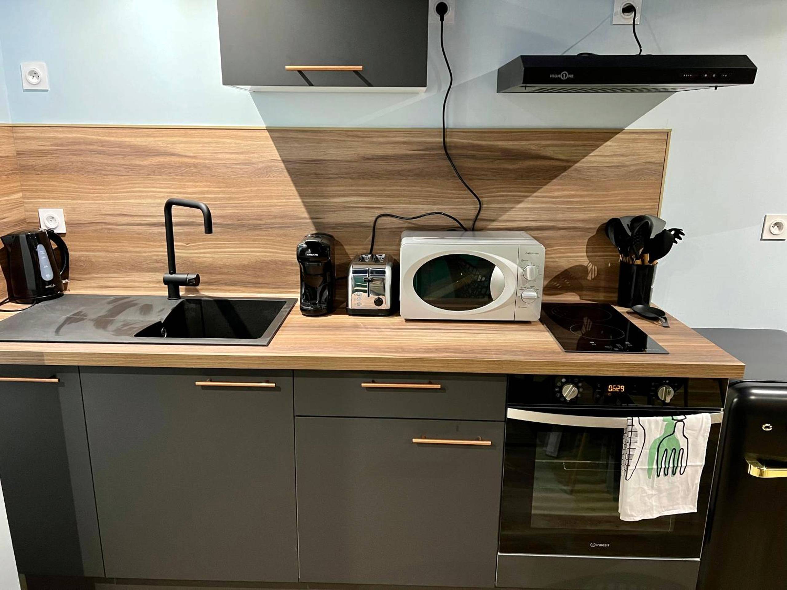 Photo du logement - Capsule Safari - Jacuzzi - Nintendo Switch - Netflix & Home cinéma - Pouf géant - Filet suspendu - Douai