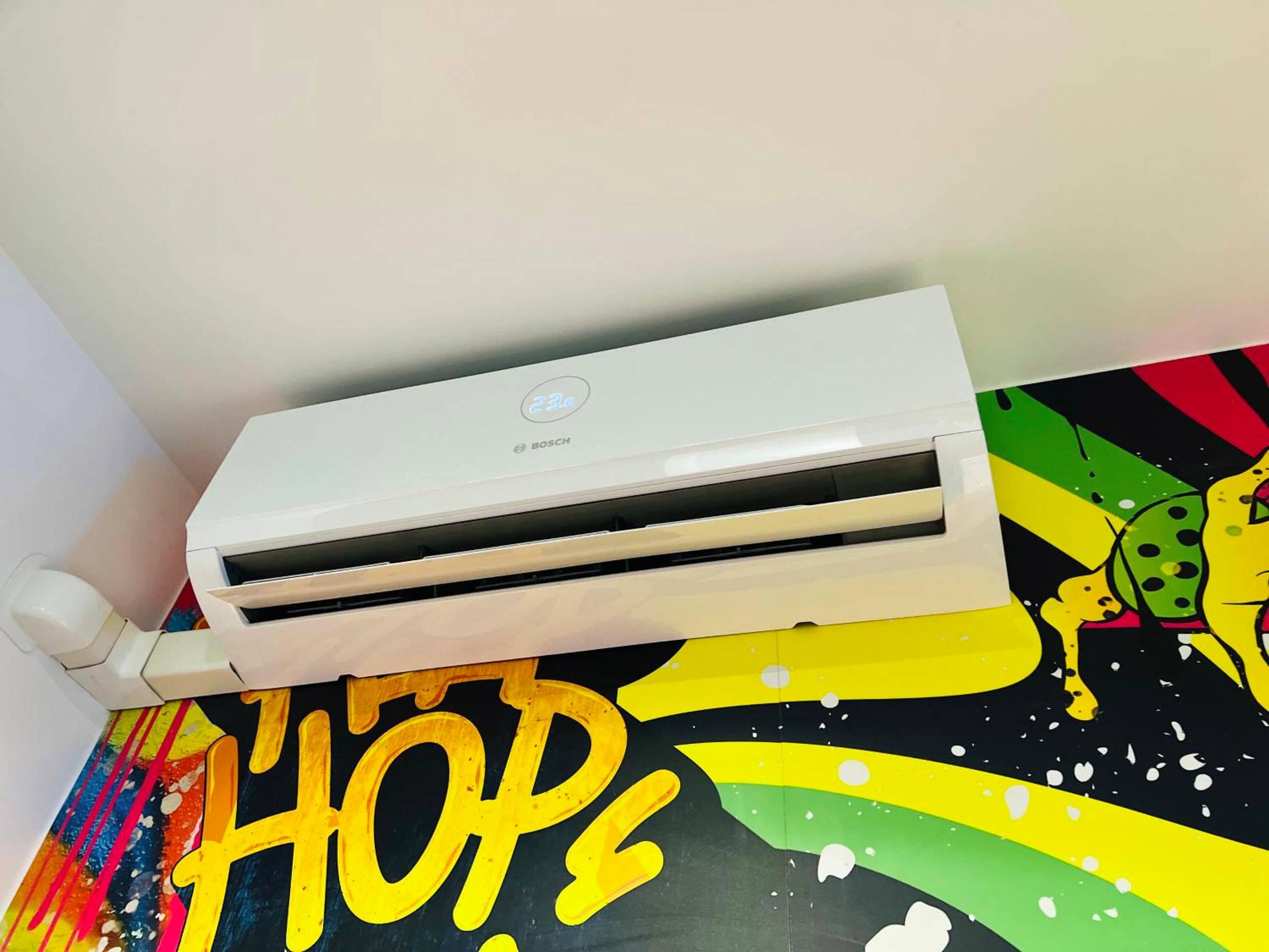 Photo du logement - Capsule Street Art - Sauna - Jacuzzi - Playstation 5 - Billard - Netflix - Home cinéma - Terrasse