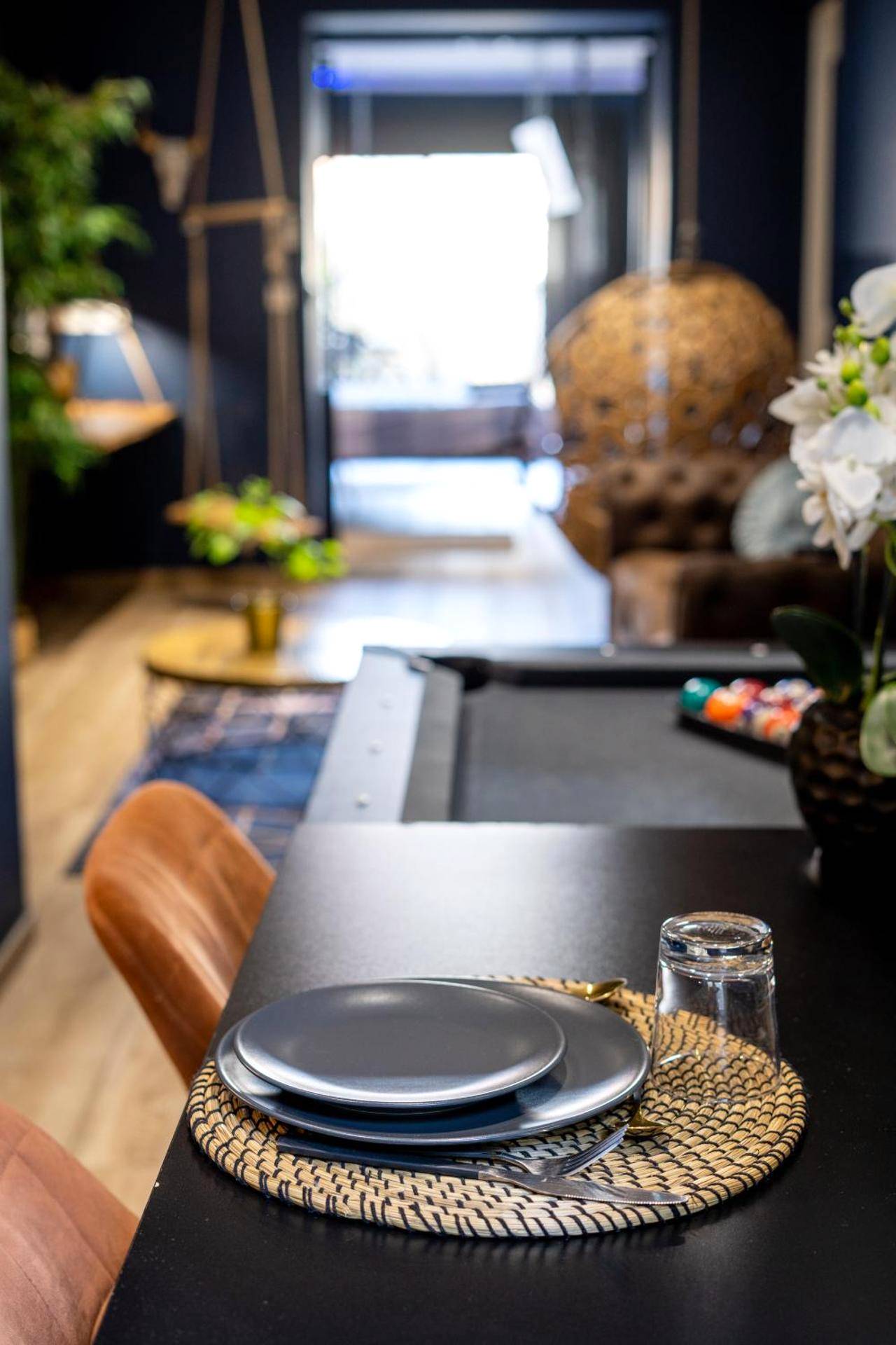 Photo du logement - Capsule Temps suspendu - balnéo, home cinema & billard - Valenciennes