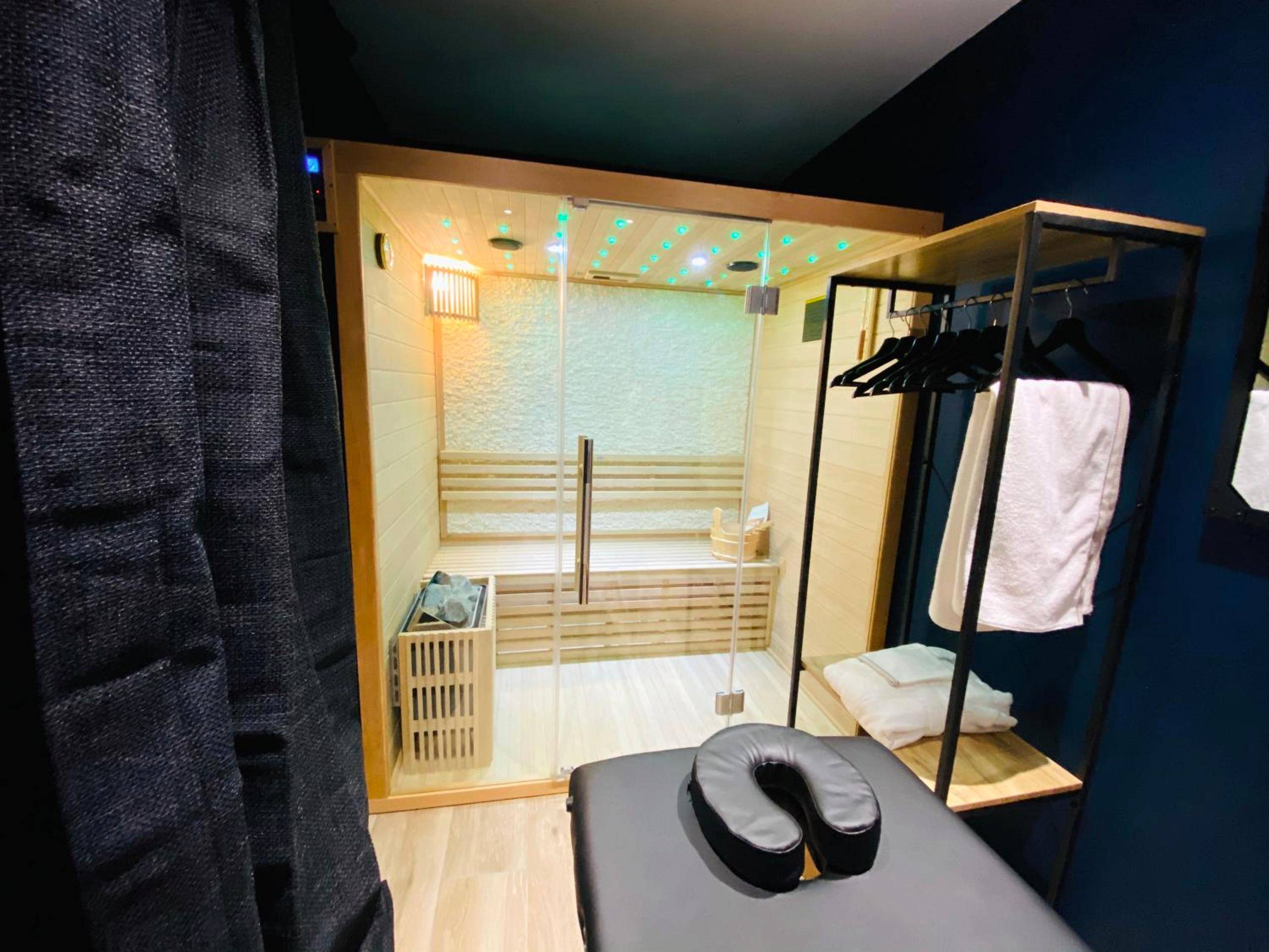 Photo du logement - Capsule Temps suspendu - balnéo, home cinema & billard - Valenciennes