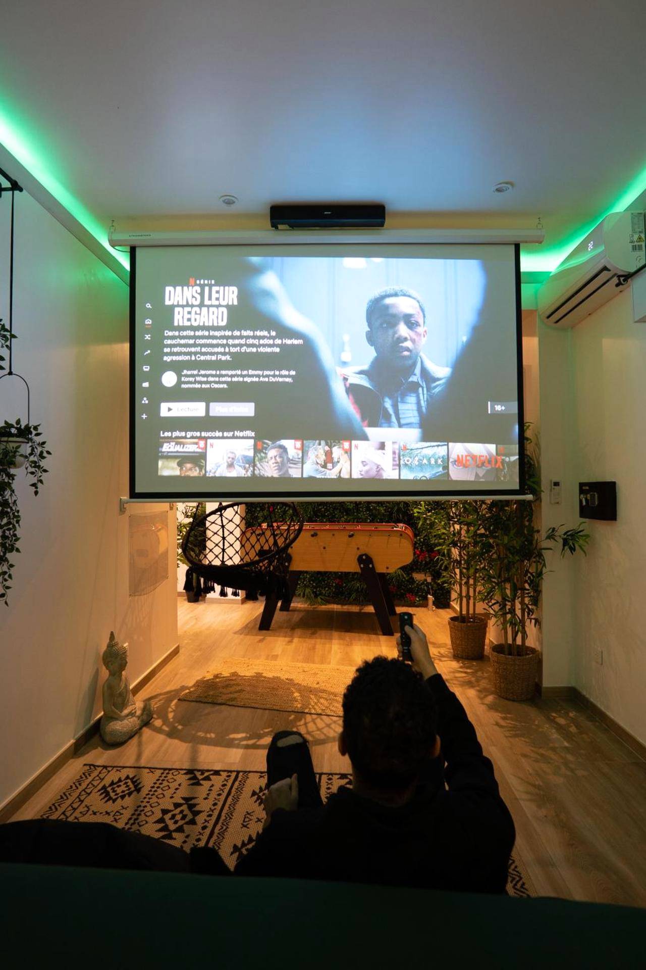 Photo - Capsule Thailande I Sauna I Balnéo I Console I jeux en bois I Cinéma I cour intérieure - Trith - Saint - Léger