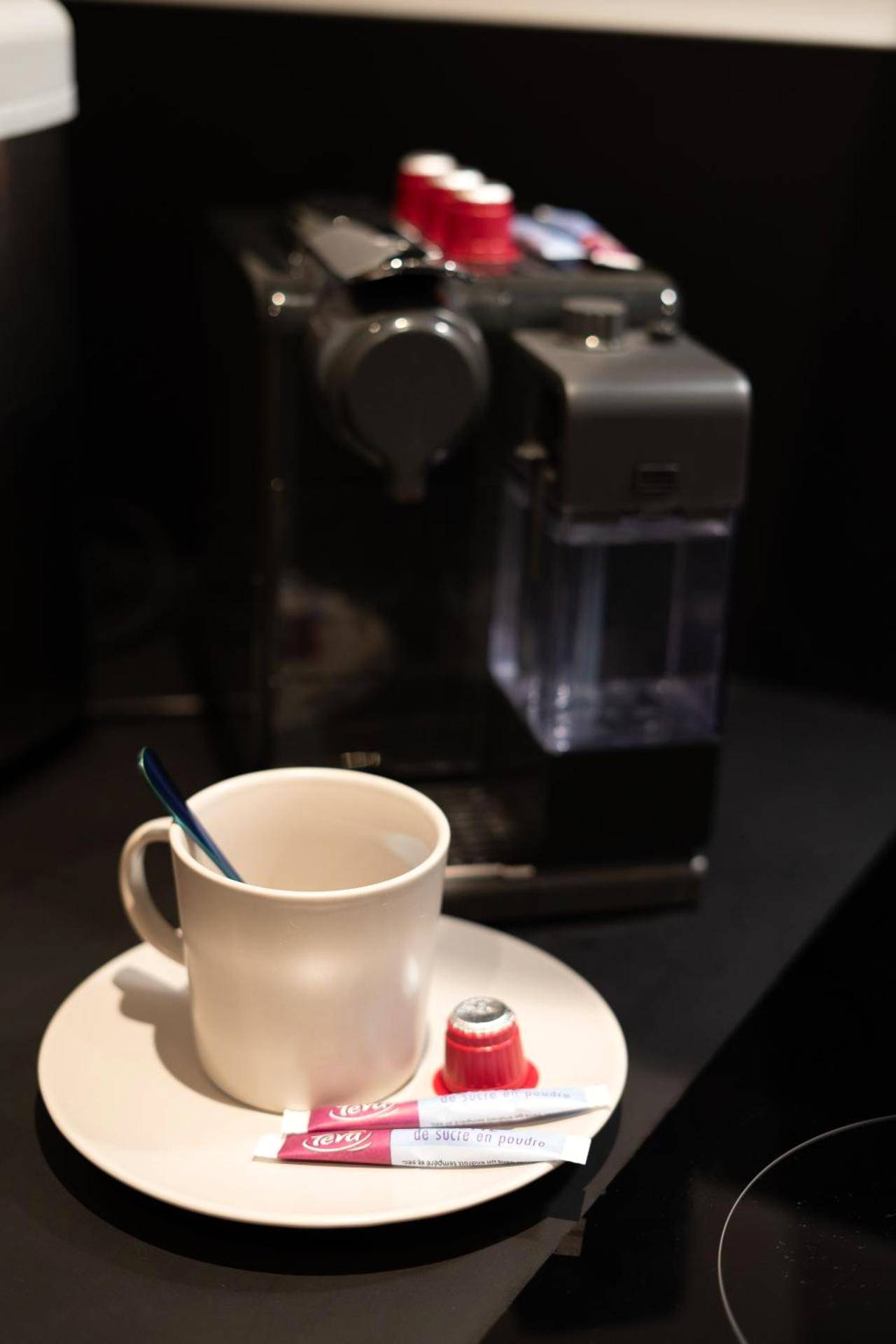 Photo du logement - Capsule Thailande I Sauna I Balnéo I Console I jeux en bois I Cinéma I cour intérieure