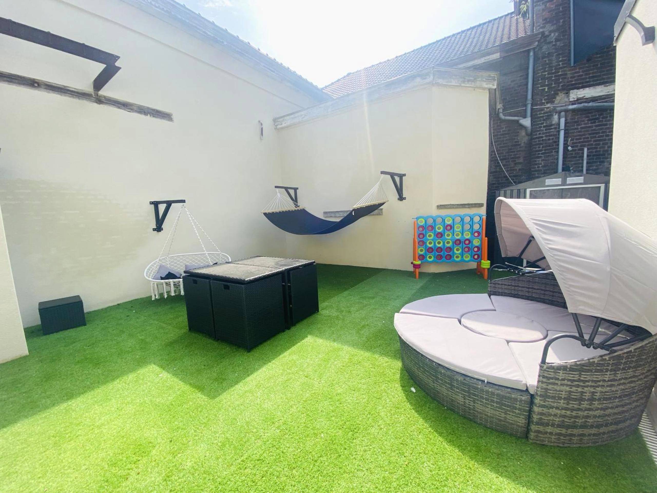 Photo - Capsule Thailande I Sauna I Balnéo I Console I jeux en bois I Cinéma I cour intérieure - Trith - Saint - Léger