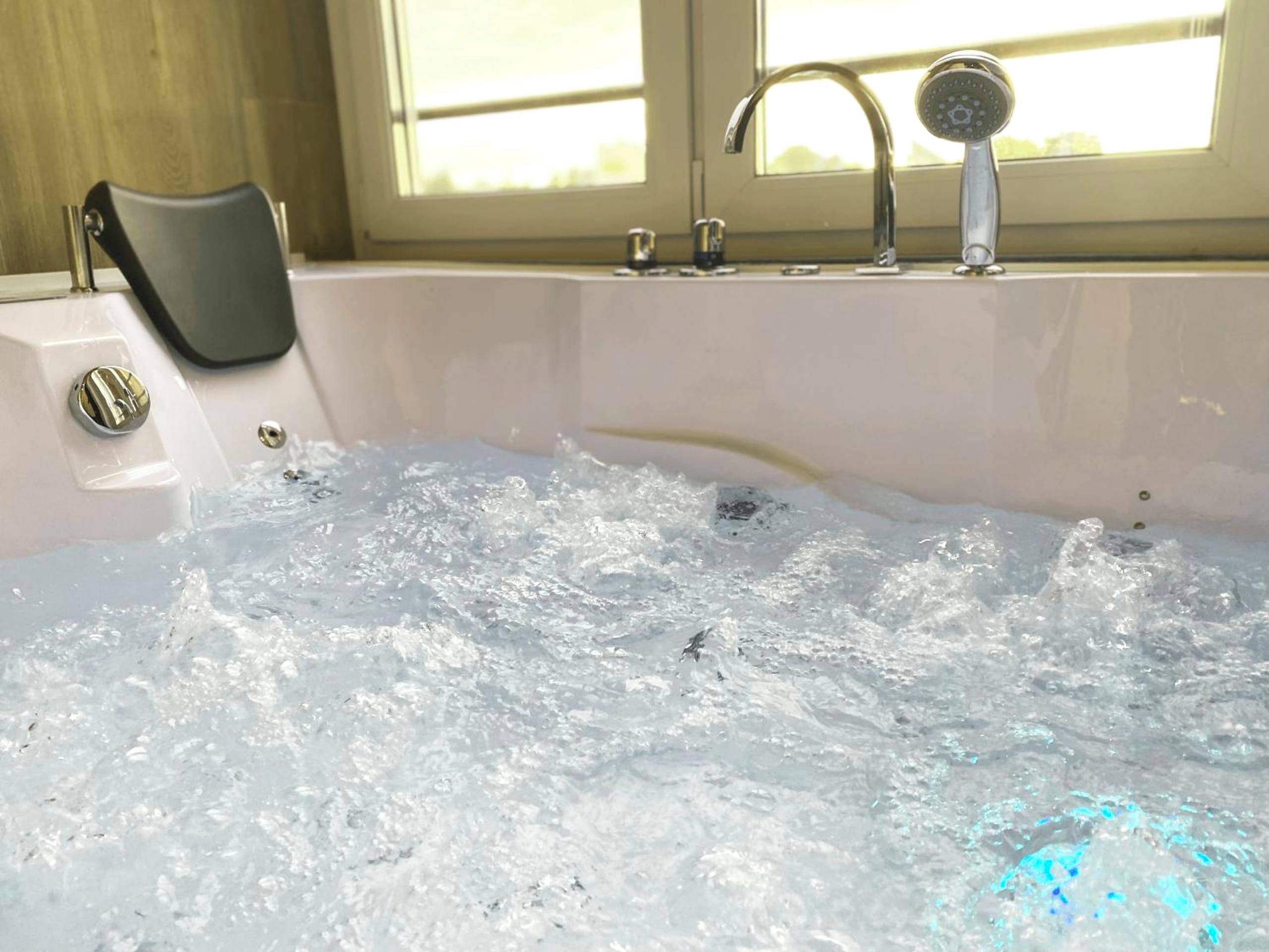 Photo du logement - Capsule Wellness - sauna - balneo - machine de sport privatif - PS5 - 2 chambres - Valenciennes