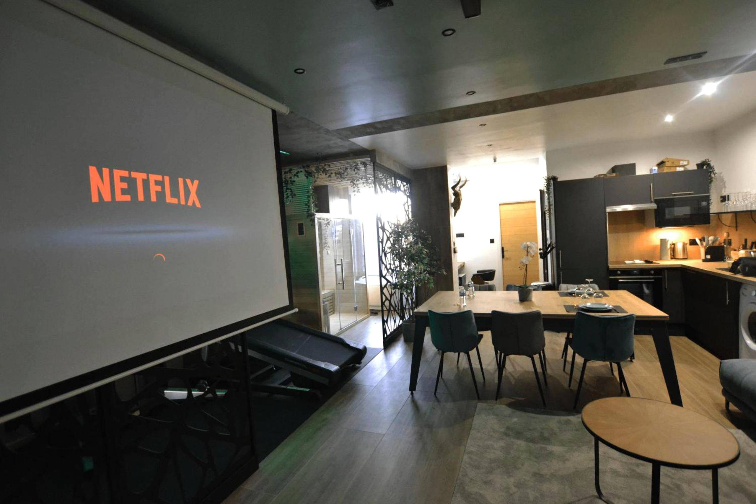 Photo du logement - Capsule Wellness - sauna - balneo - machine de sport privatif - PS5 - 2 chambres - Valenciennes