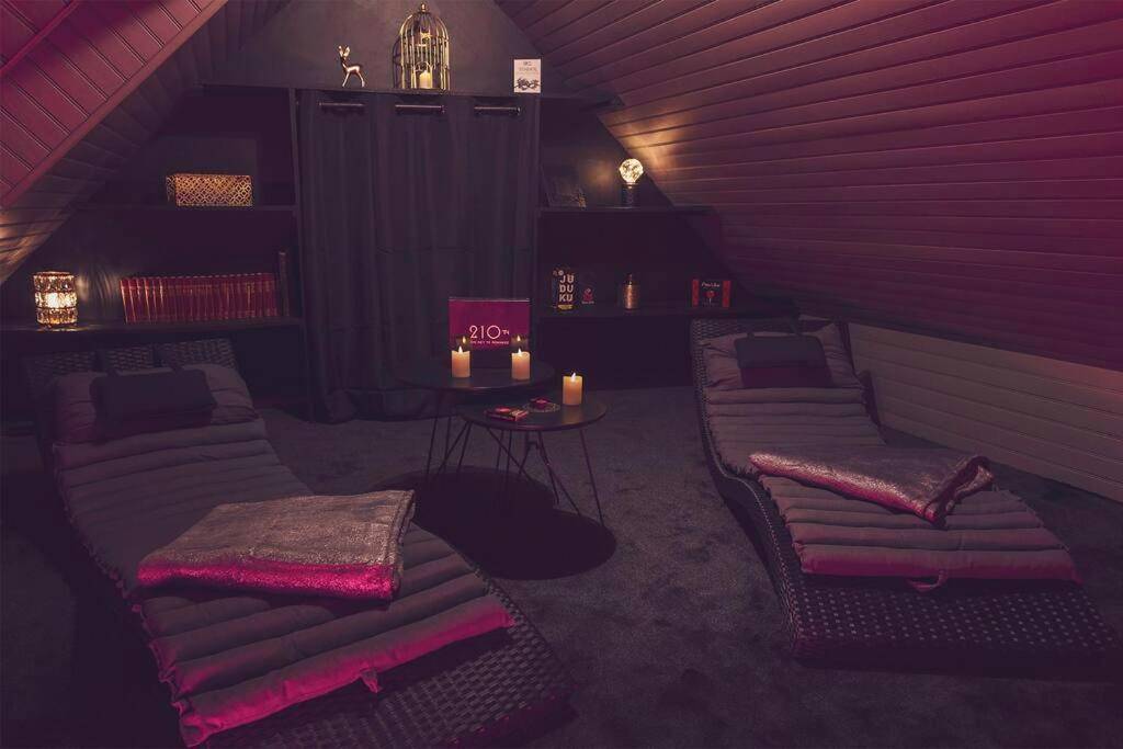 Photo du logement - Le Carré Rose - Love Room proche de Rennes