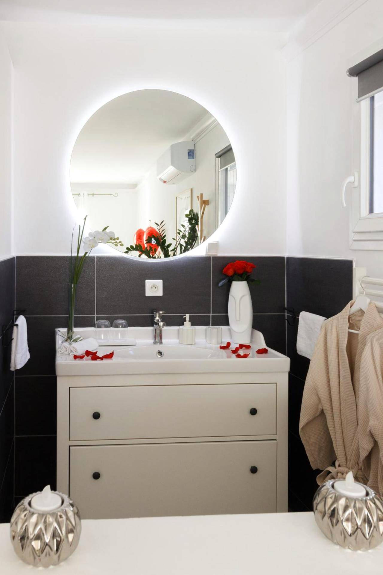 Photo du logement - CASA AMOR & SPA, appartement suite jacuzzi & piscine chauffée - Montfort - sur - Argens