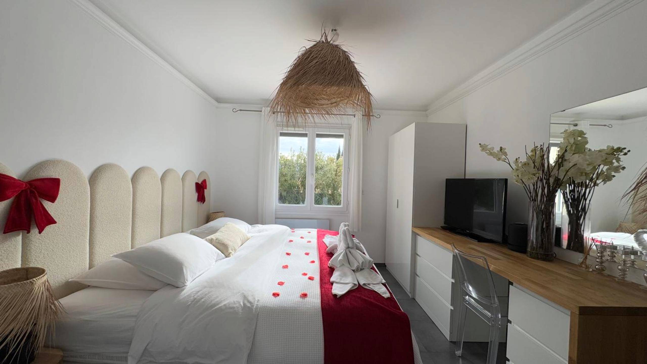 Photo du logement - CASA AMOR & SPA, appartement suite jacuzzi & piscine chauffée