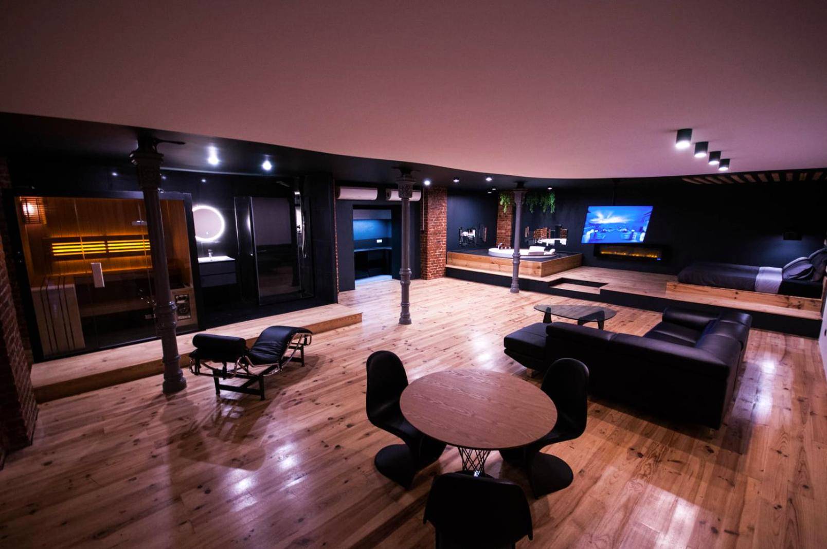 Vaste loft avec sauna, jacuzzi et salon - Love Room Metz - LOVEROOM METZ CATHEDRALE