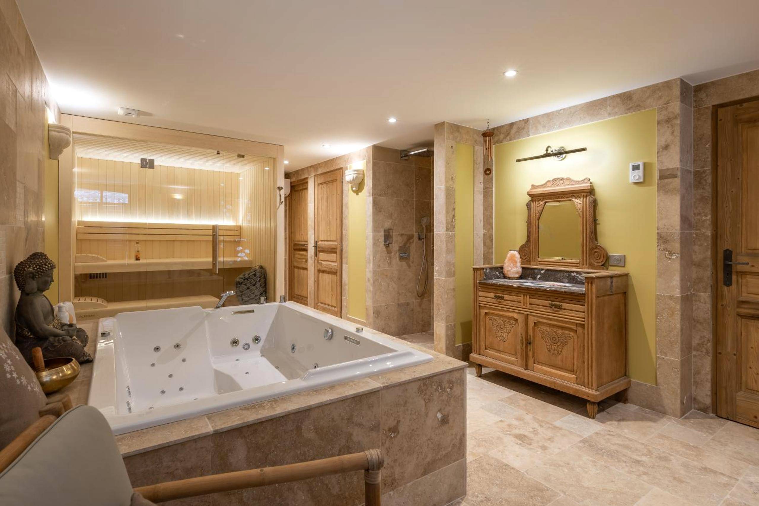 Espace bien - être avec jacuzzi et sauna - Le Cellier & Spa
