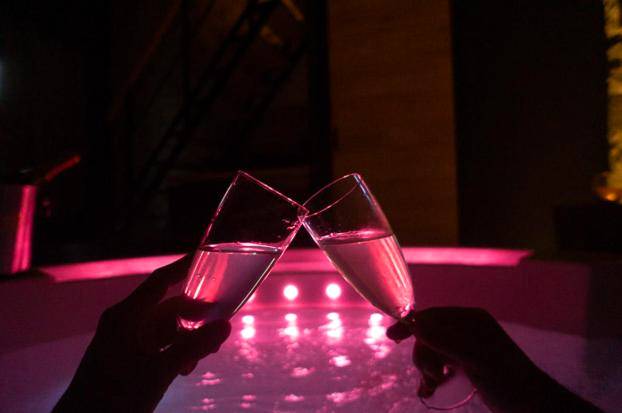 Photo du logement - LOVE Suites & SPA "Le Chai" avec lit rond