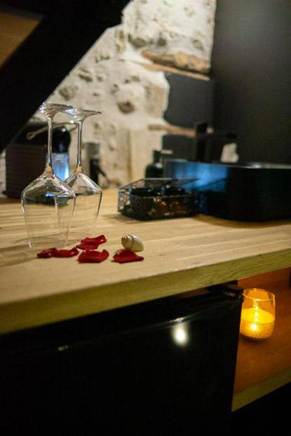 Photo du logement - LOVE Suites & SPA "Le Chai" avec lit rond