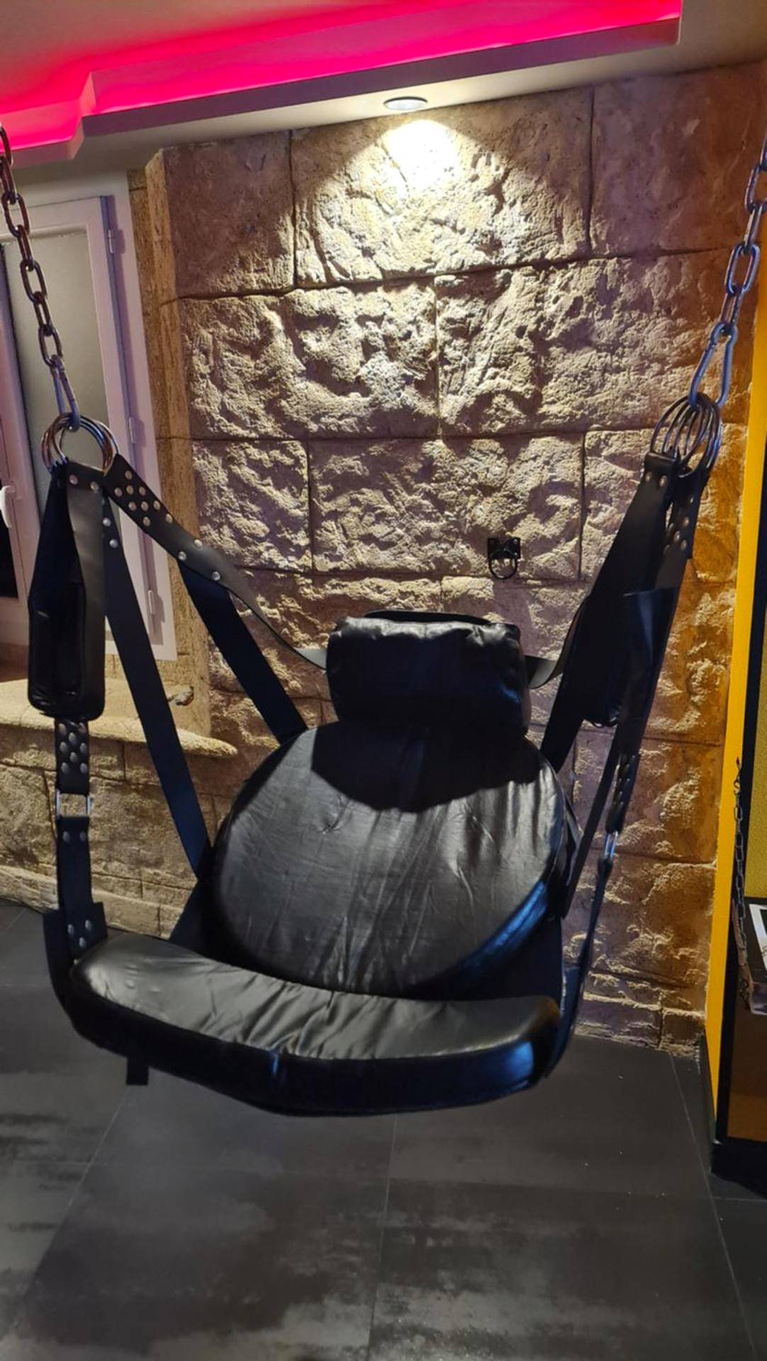 Photo du logement - LOVEROOM "Des Chaines Les Passions"