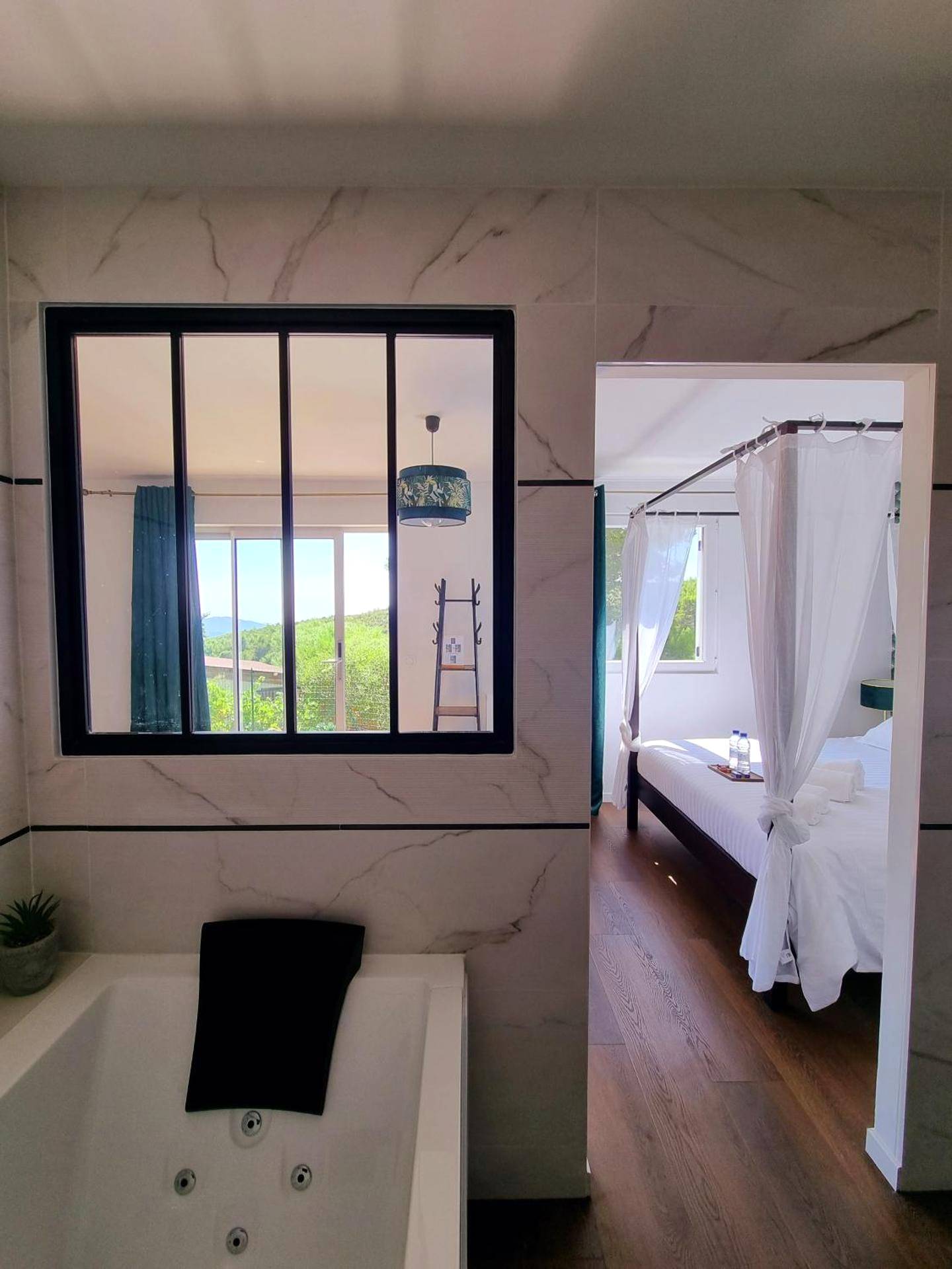 Photo du logement - Fully renovated Chalet privatif suite romantique love balneo