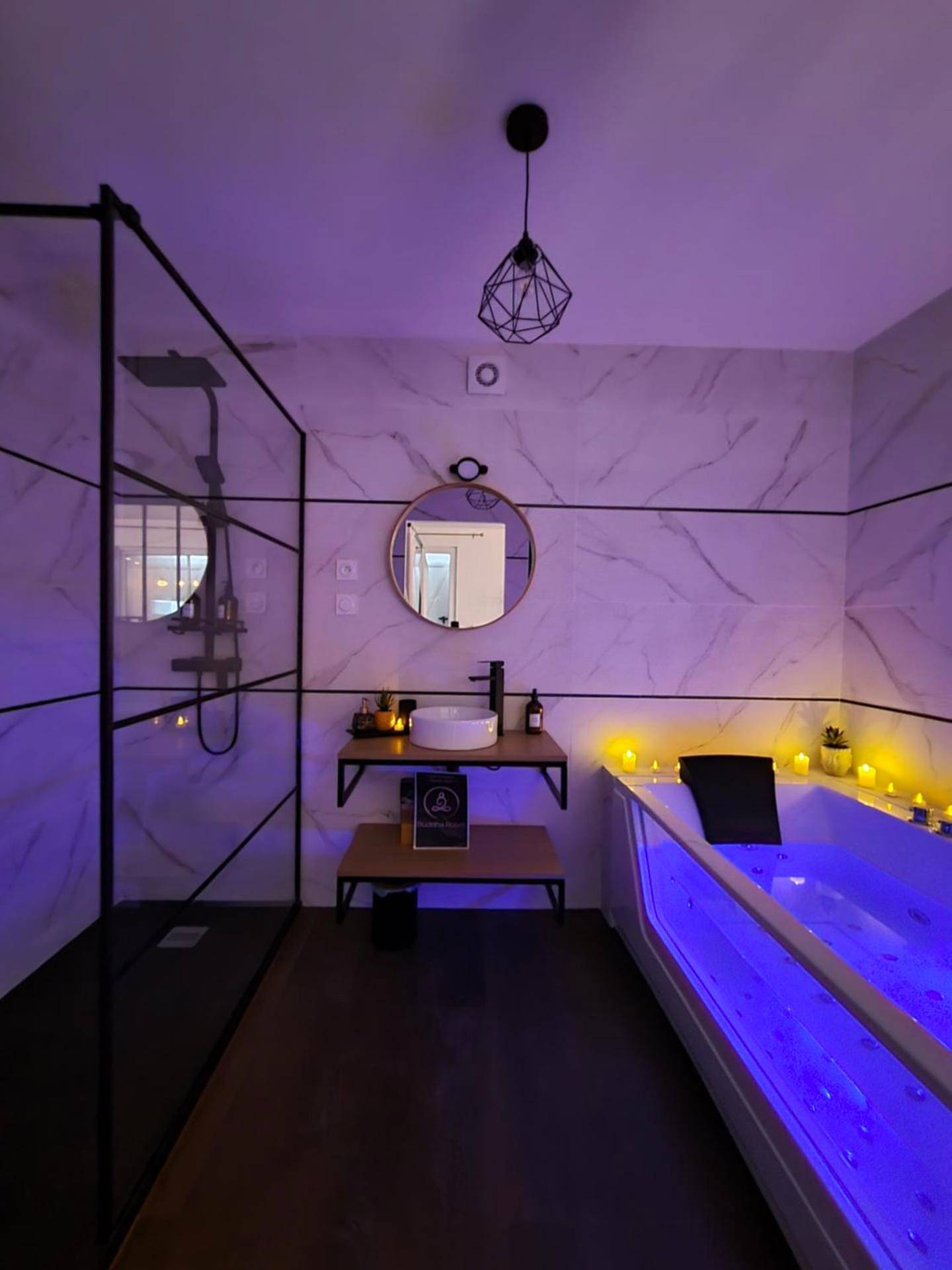 Photo du logement - Fully renovated Chalet privatif suite romantique love balneo - Le Castellet