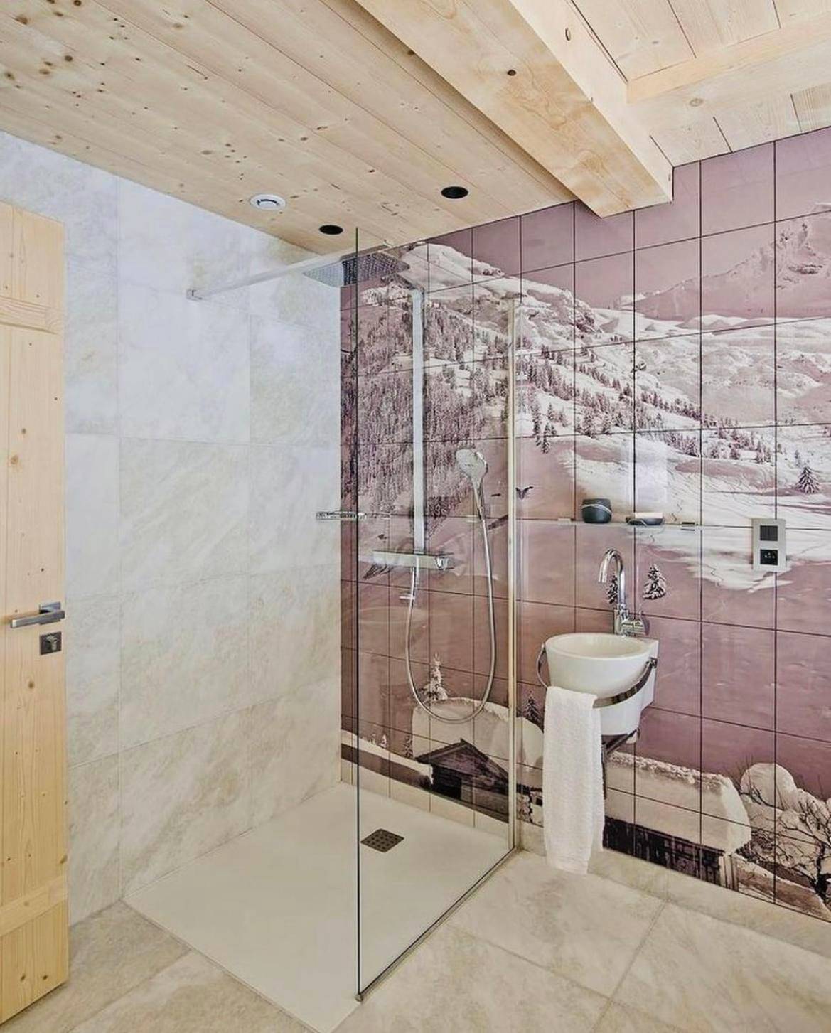 Douche à l'italienne avec fresque alpine - Chalet Inarpa - Appartements et Suites