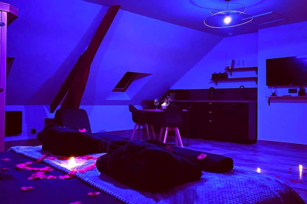 Photo du logement - Love Room Le Chalet / Jacuzzi / Sauna - Château - Landon