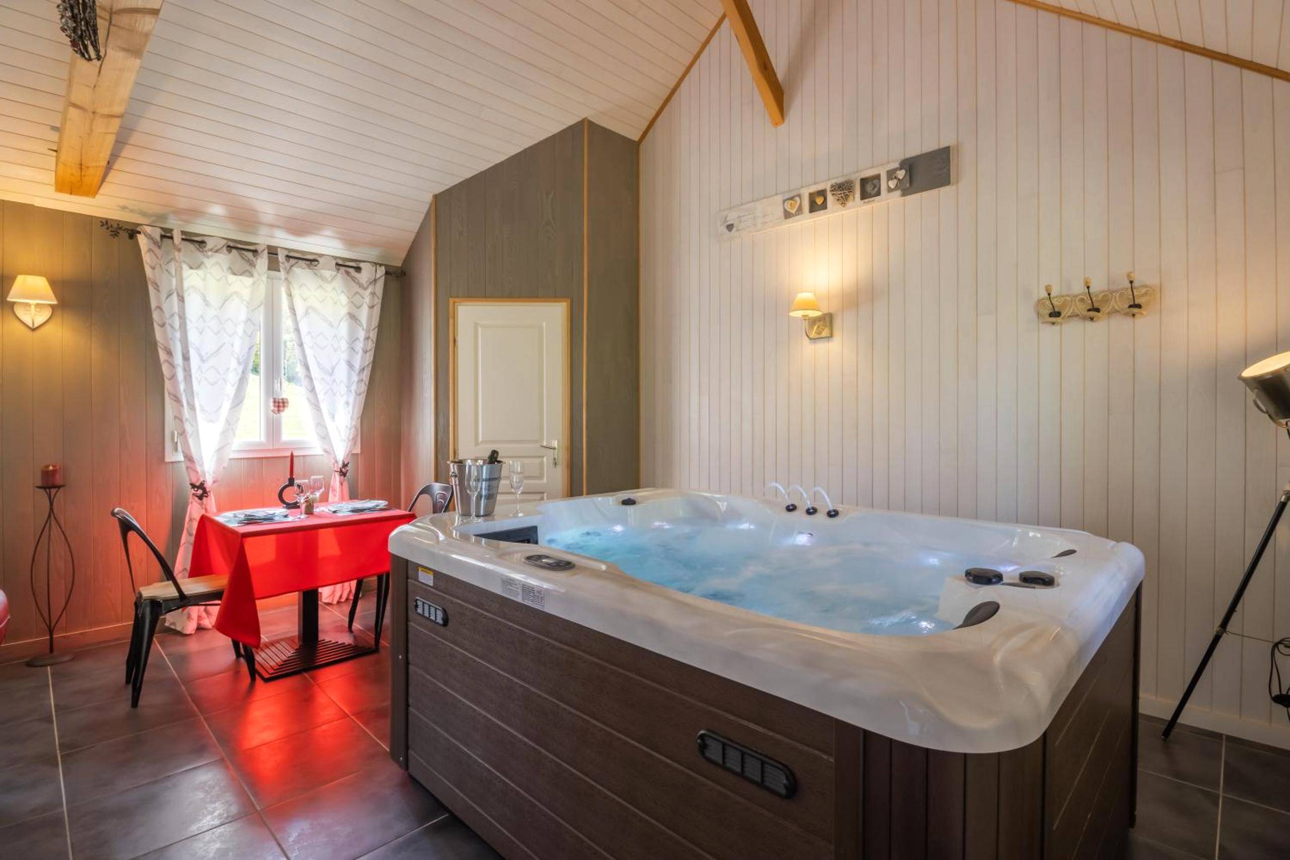 Vue principale - Love Room Larche - CHALET DU REV'EAUBOIS