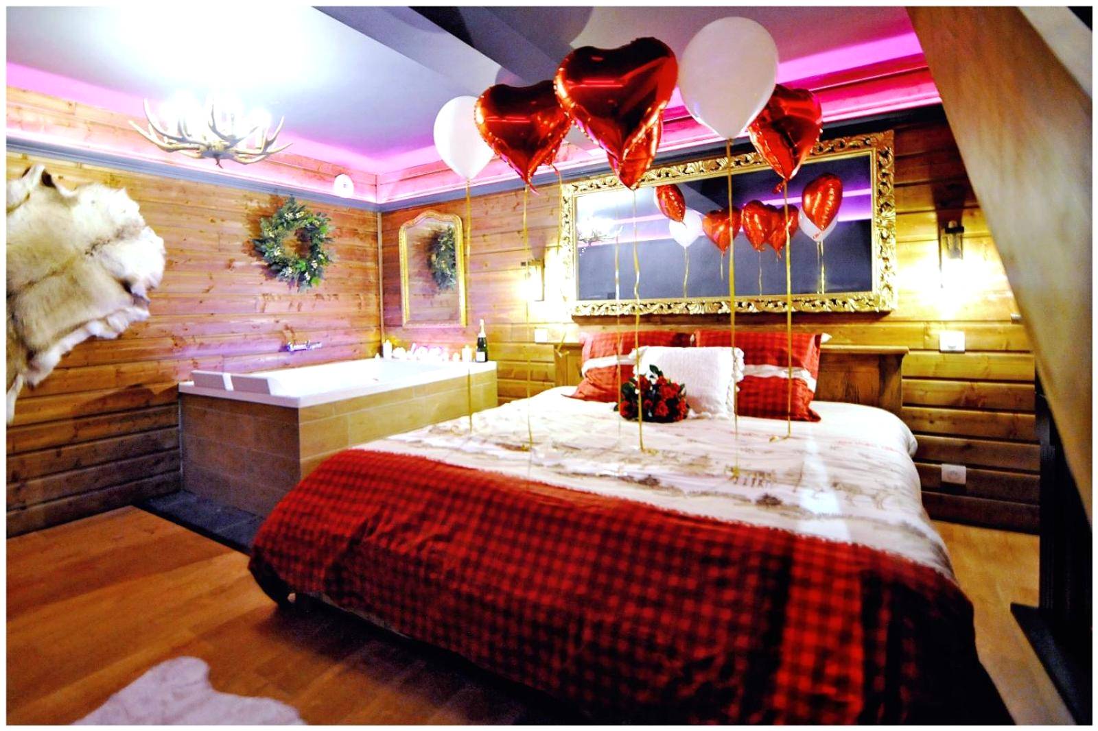 Photo du logement - Le Chalet romantique, SPA XXL, Écran cinéma, Lit king size, cascade d'eau