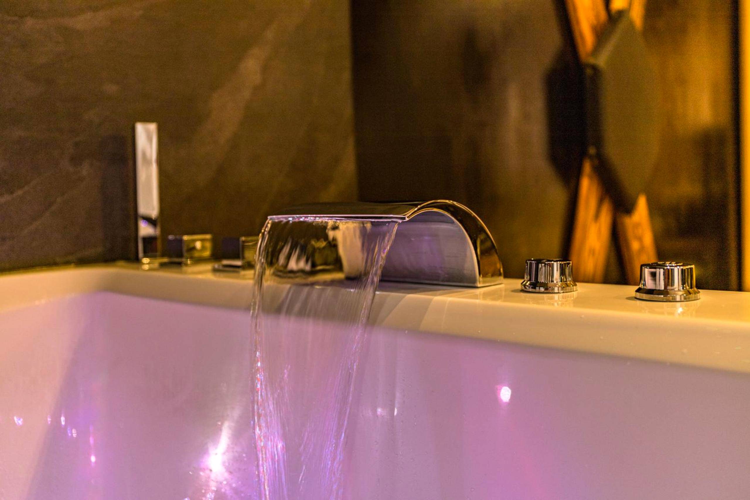 Photo du logement - La loveroom bdsm grassoise "La chambre des désirs" - Grasse