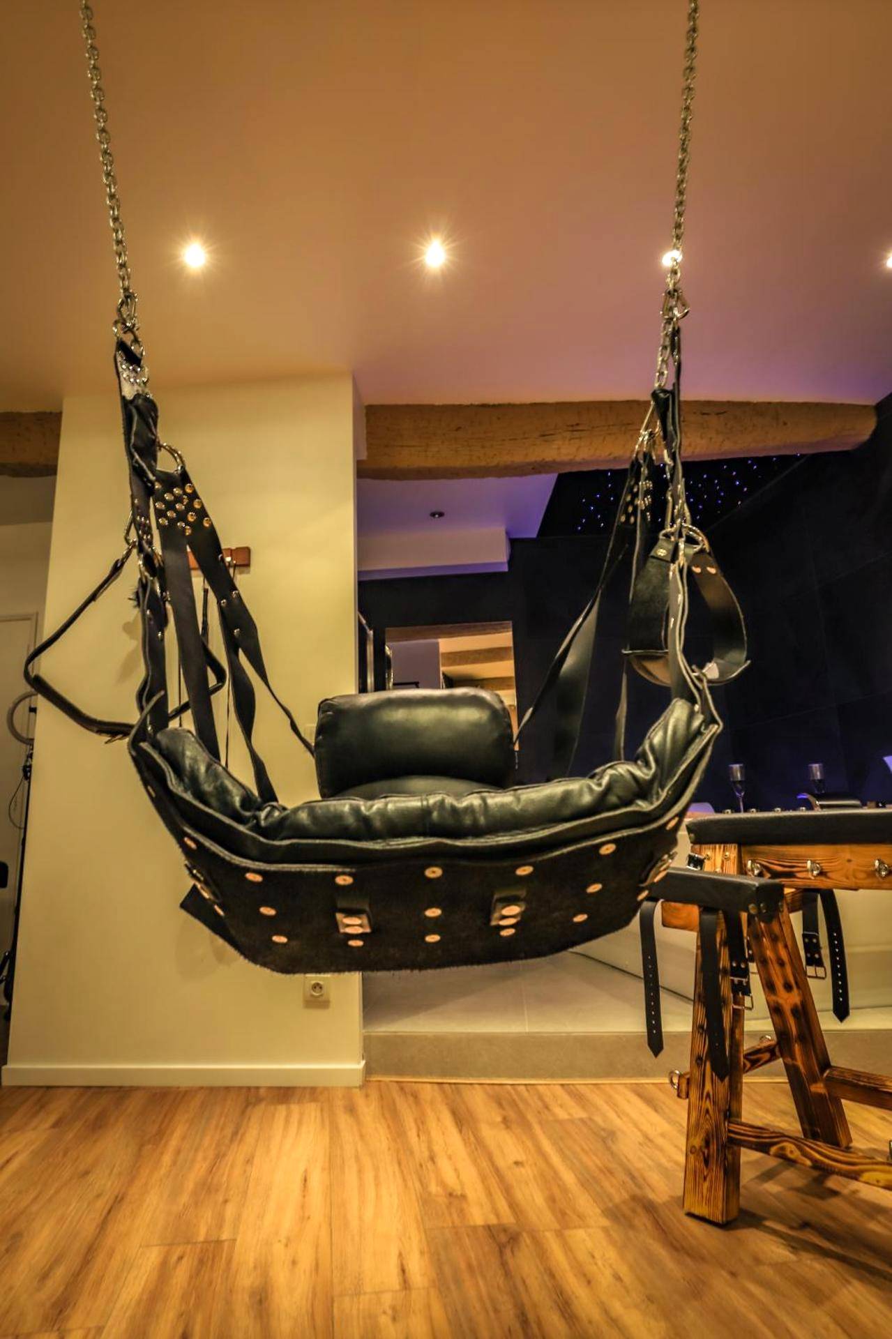Photo du logement - La loveroom bdsm grassoise "La chambre des désirs"