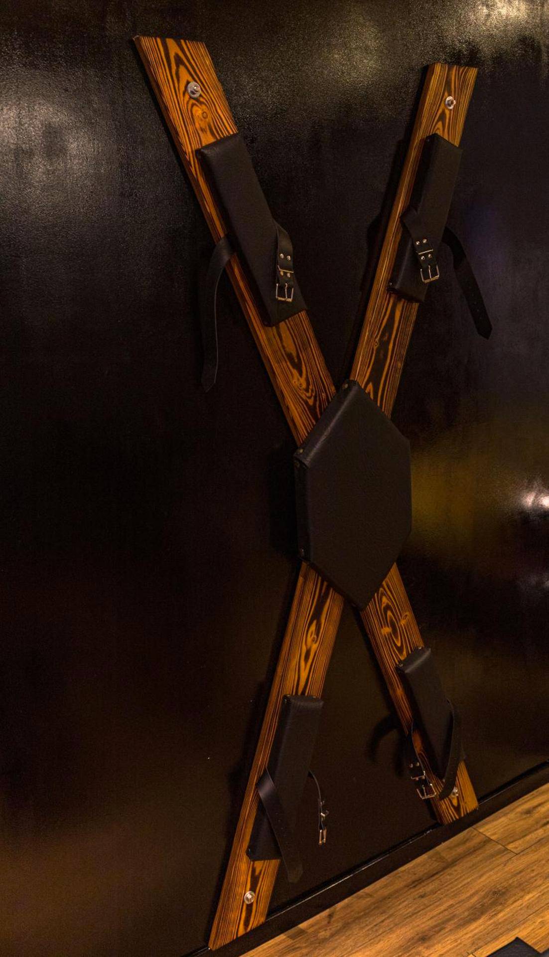 Photo du logement - La loveroom bdsm grassoise "La chambre des désirs"