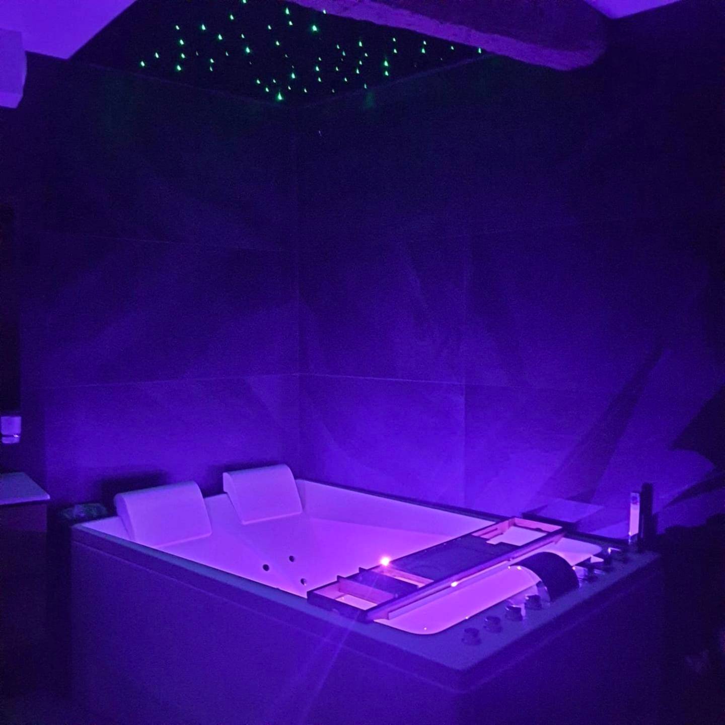 Photo du logement - La loveroom bdsm grassoise "La chambre des désirs" - Grasse