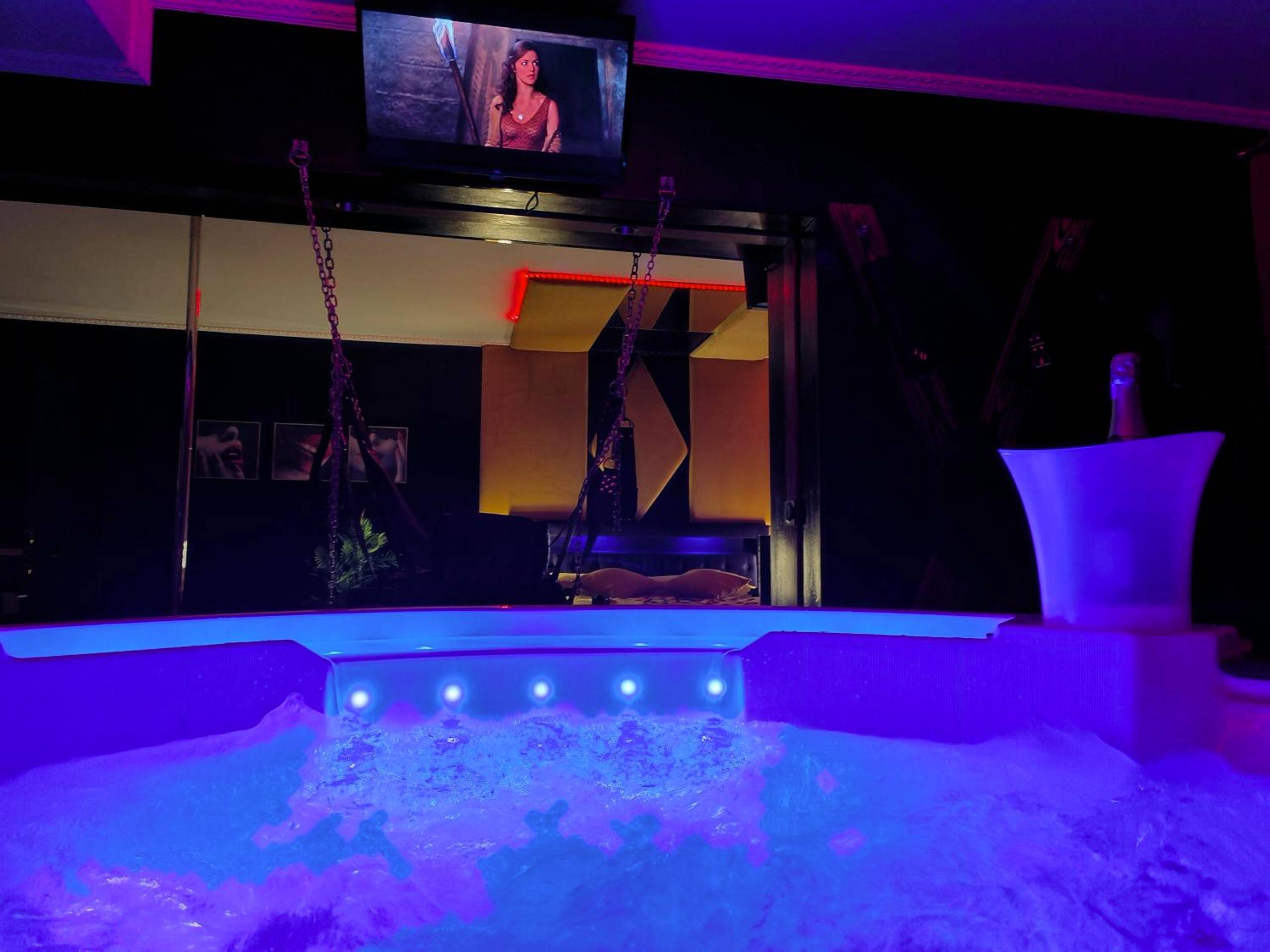 Photo du logement - La loveroom bdsm de Nice " la chambre luxe des désirs "