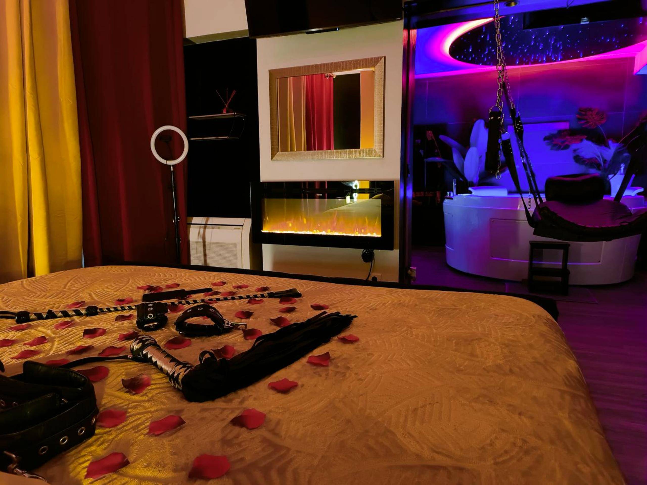 Photo du logement - La loveroom bdsm de Nice " la chambre luxe des désirs " - Nice