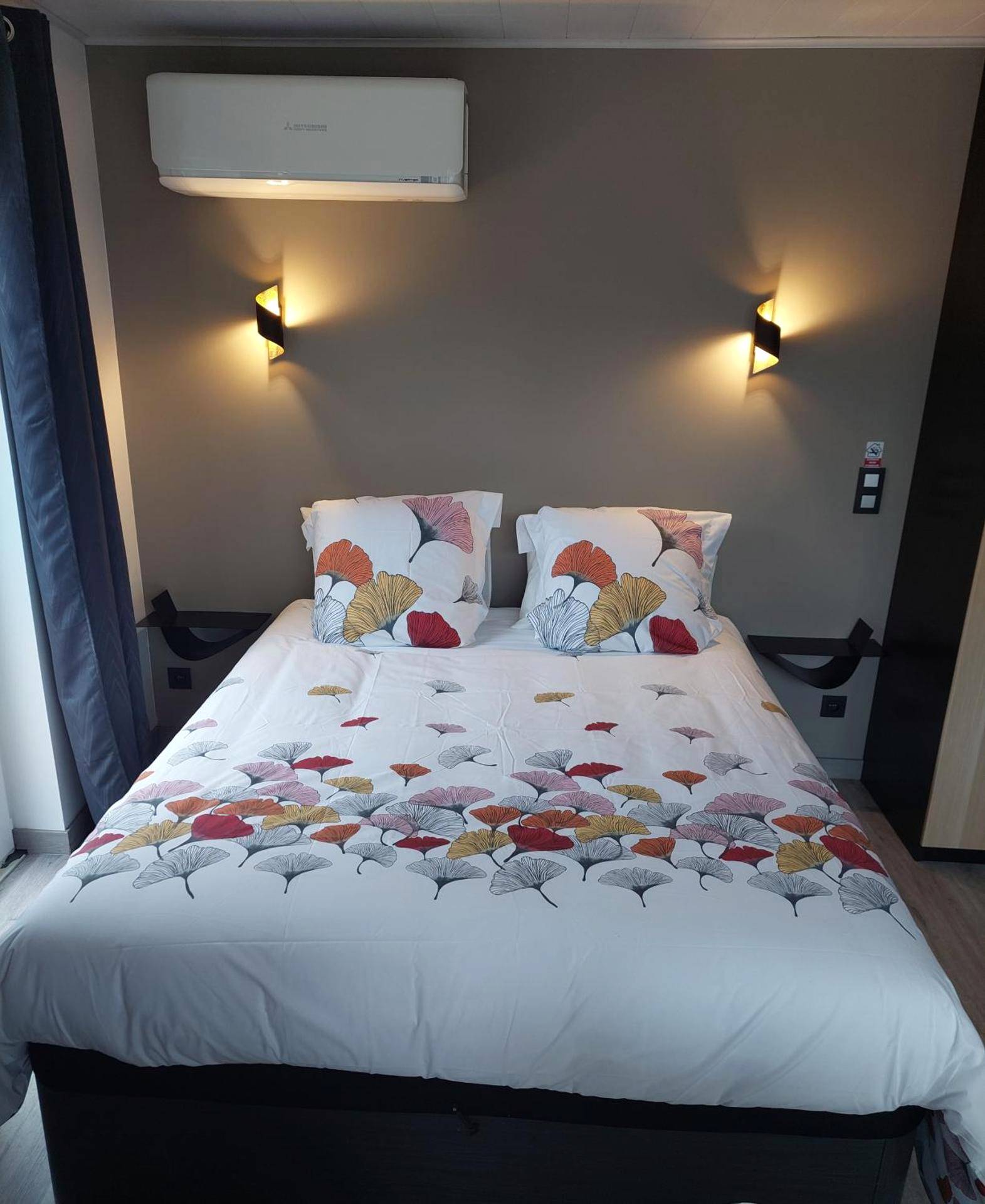 Vue du logement - La chambre des Onglous