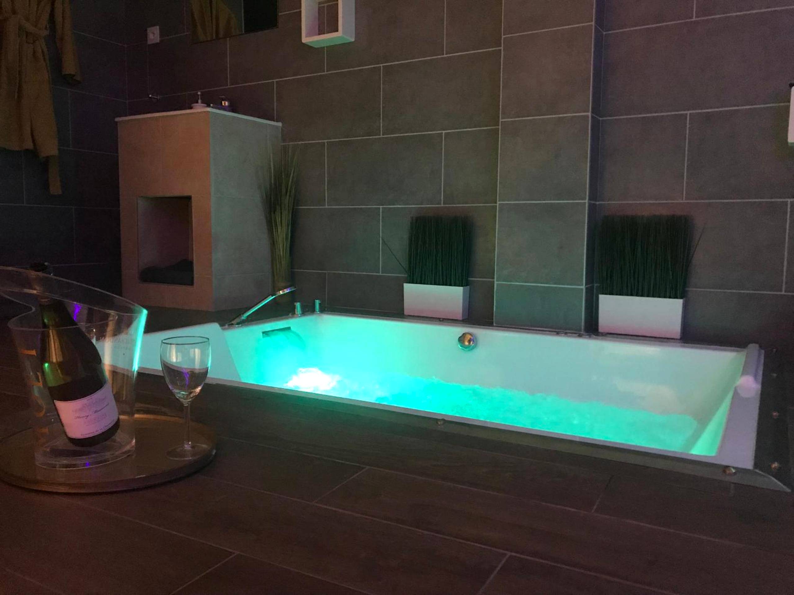 Photo du logement - chambre avec spa by jordans collection - Dijon