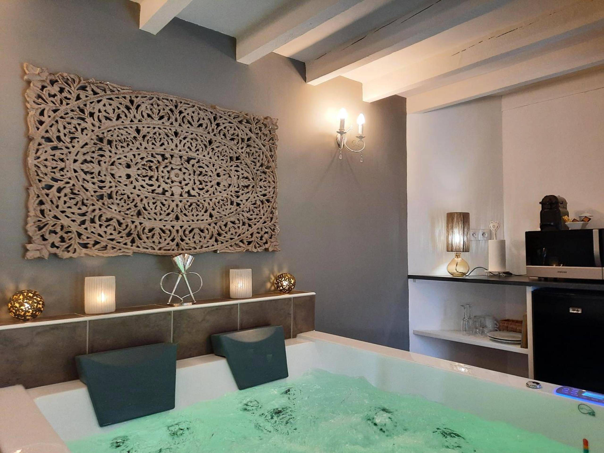 Vue principale - Love Room Vendières - CHARME AU FIL DE L'EAU