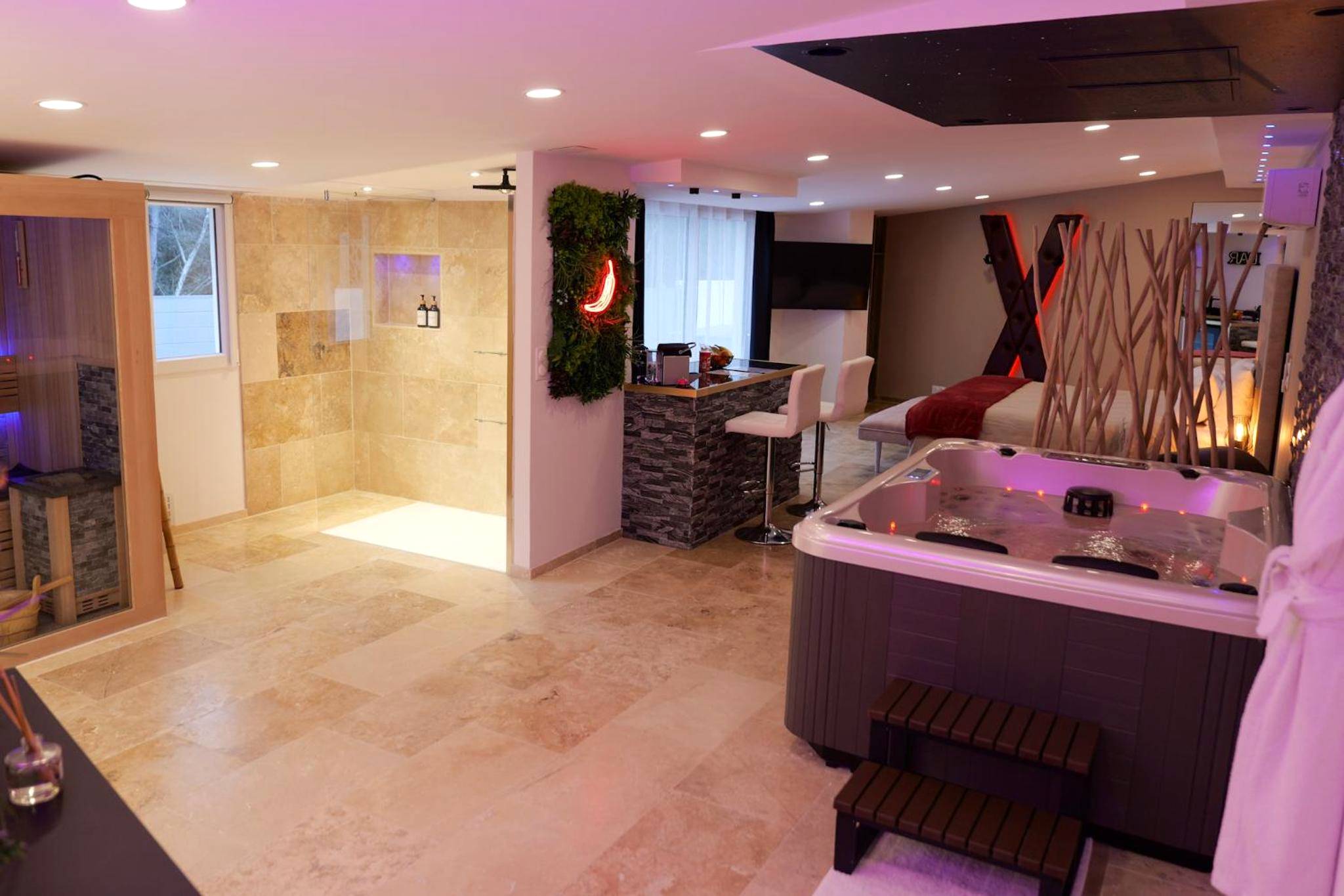 Vue principale - Love Room La Penne - sur - Huveaune - Loveroom de charme avec jacuzzi et sauna