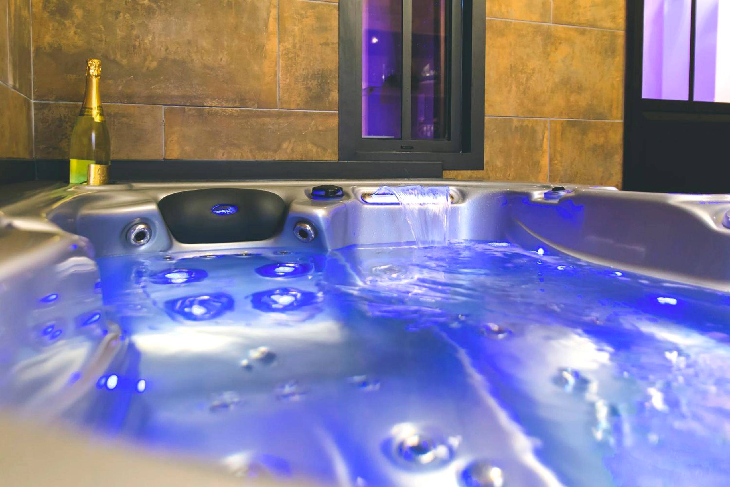 Photo du logement - Le Charme Martégal Suite/Spa - Martigues