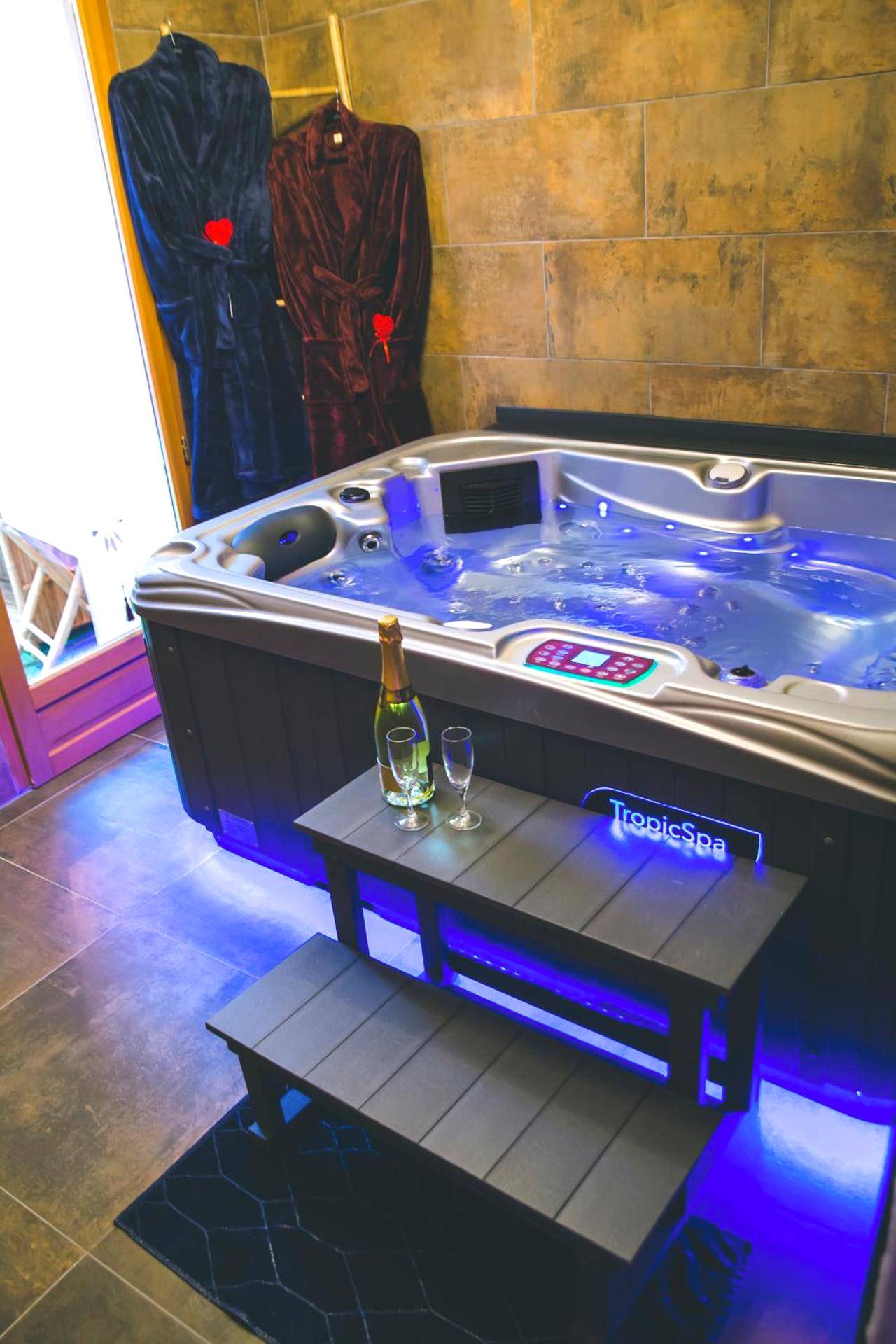 Photo du logement - Le Charme Martégal Suite/Spa - Martigues