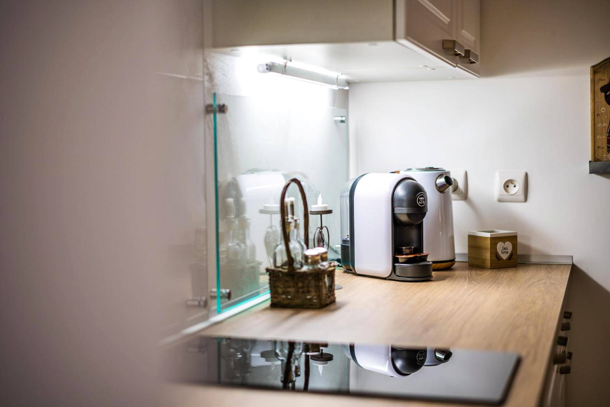 Photo du logement - Les Charmes du Lac Gite Romantique avec jacuzzi privatif - Beaumont