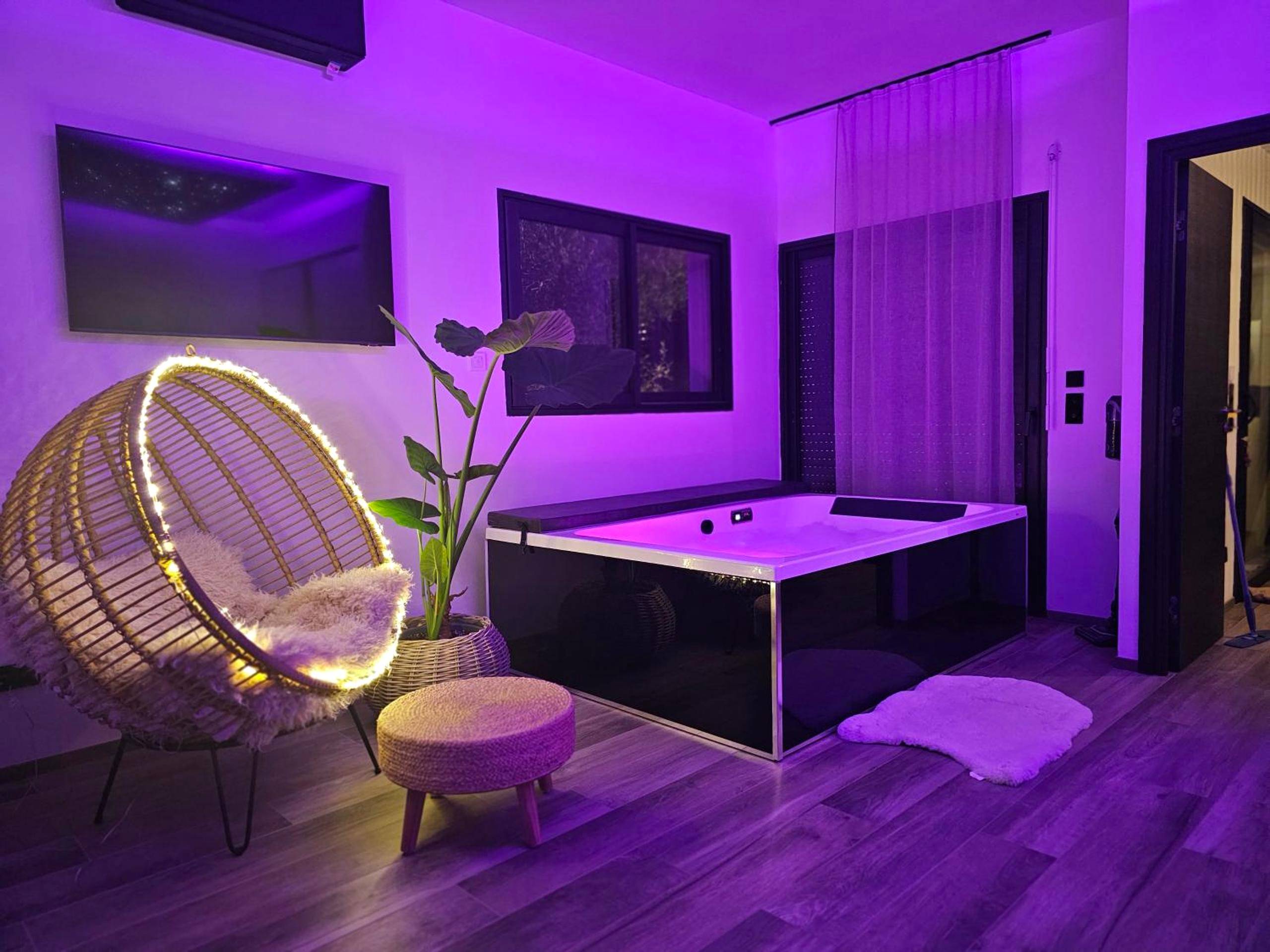 Photo du logement - Suite jacuzzi privé neuf Les Charmettes