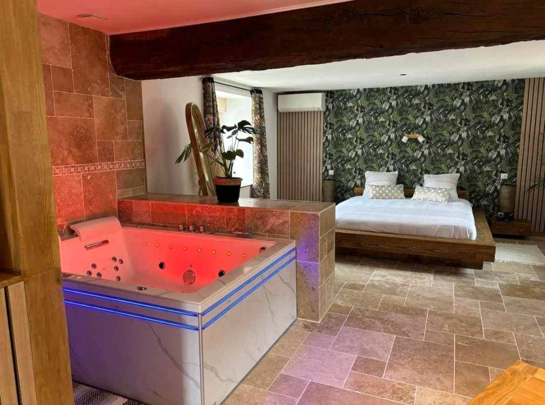 Vue du logement - Love Room Étriché - Gite Nature au Château du Pré Neuf