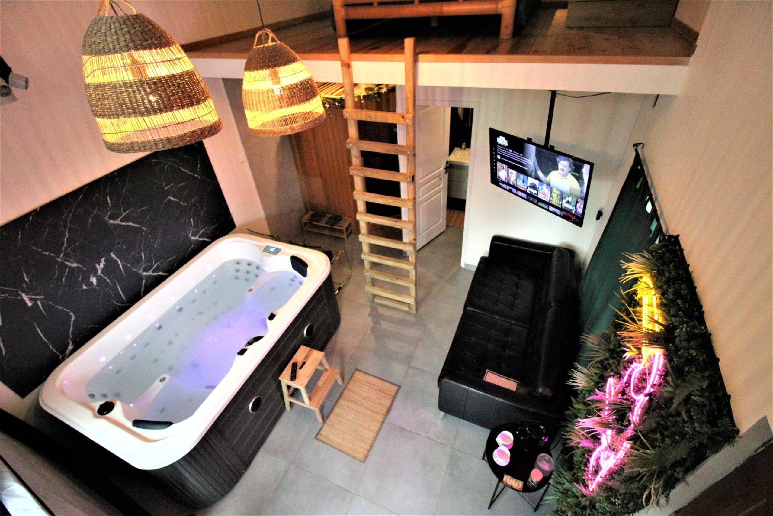 Photo du logement - LE CHILL Suite & SPA (Jacuzzi et Sauna privés)