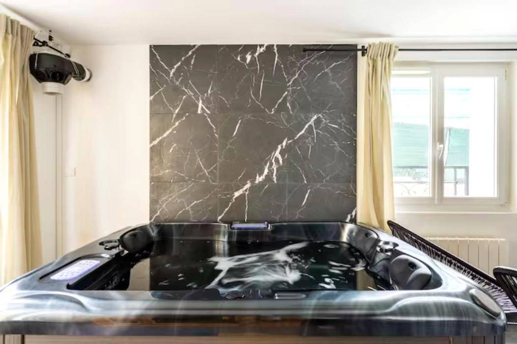 Photo du logement - LE CHILL Suite & SPA (Jacuzzi et Sauna privés)